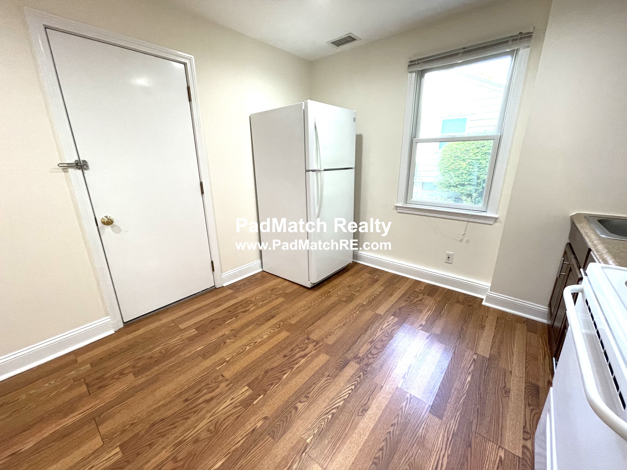 1 bed, 1 bath apartment for rent at 42 Wiswall Rd Unit A, Newton — photo 4 of 15