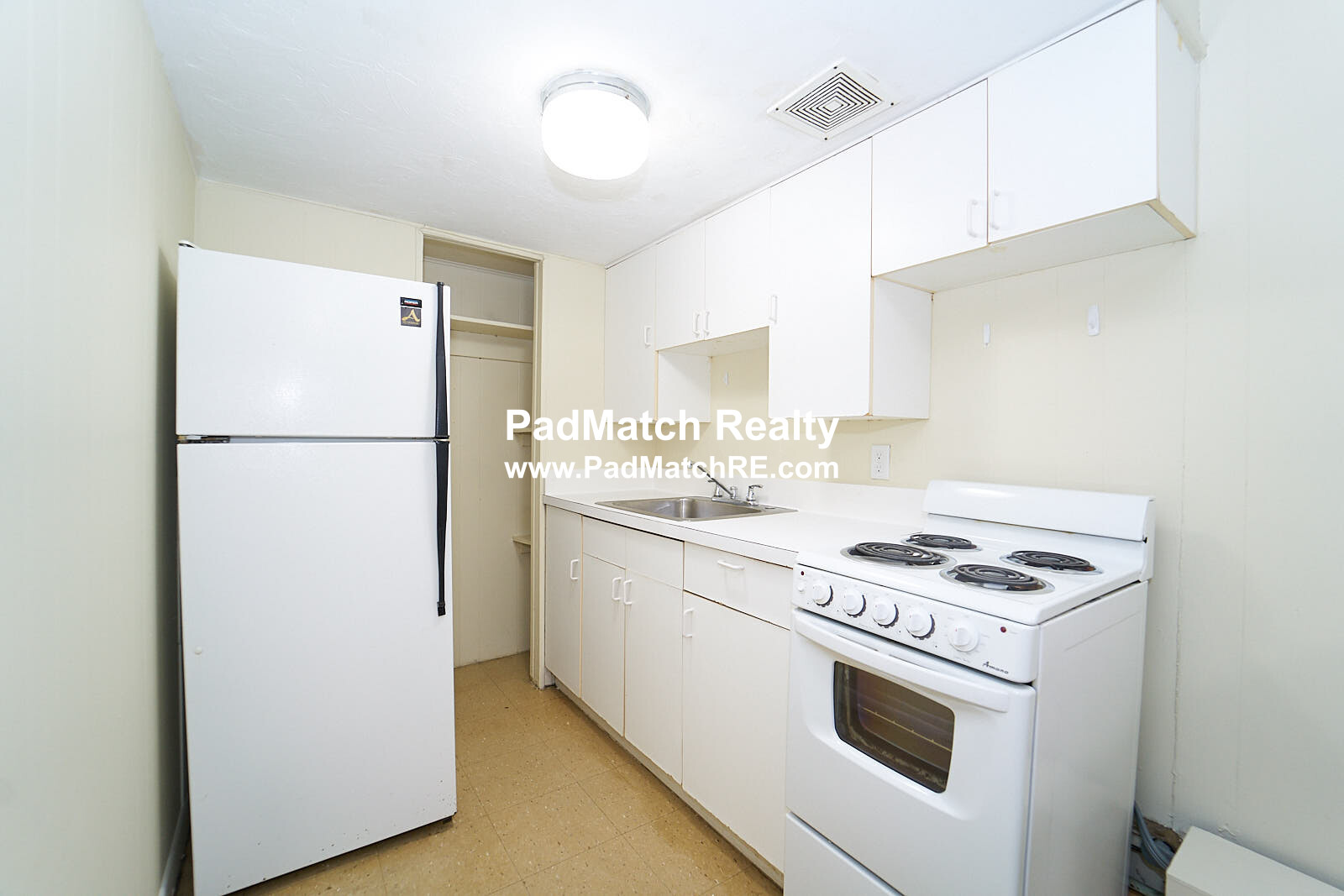 Photo 4 of 1126 Commonwealth Ave. Unit A