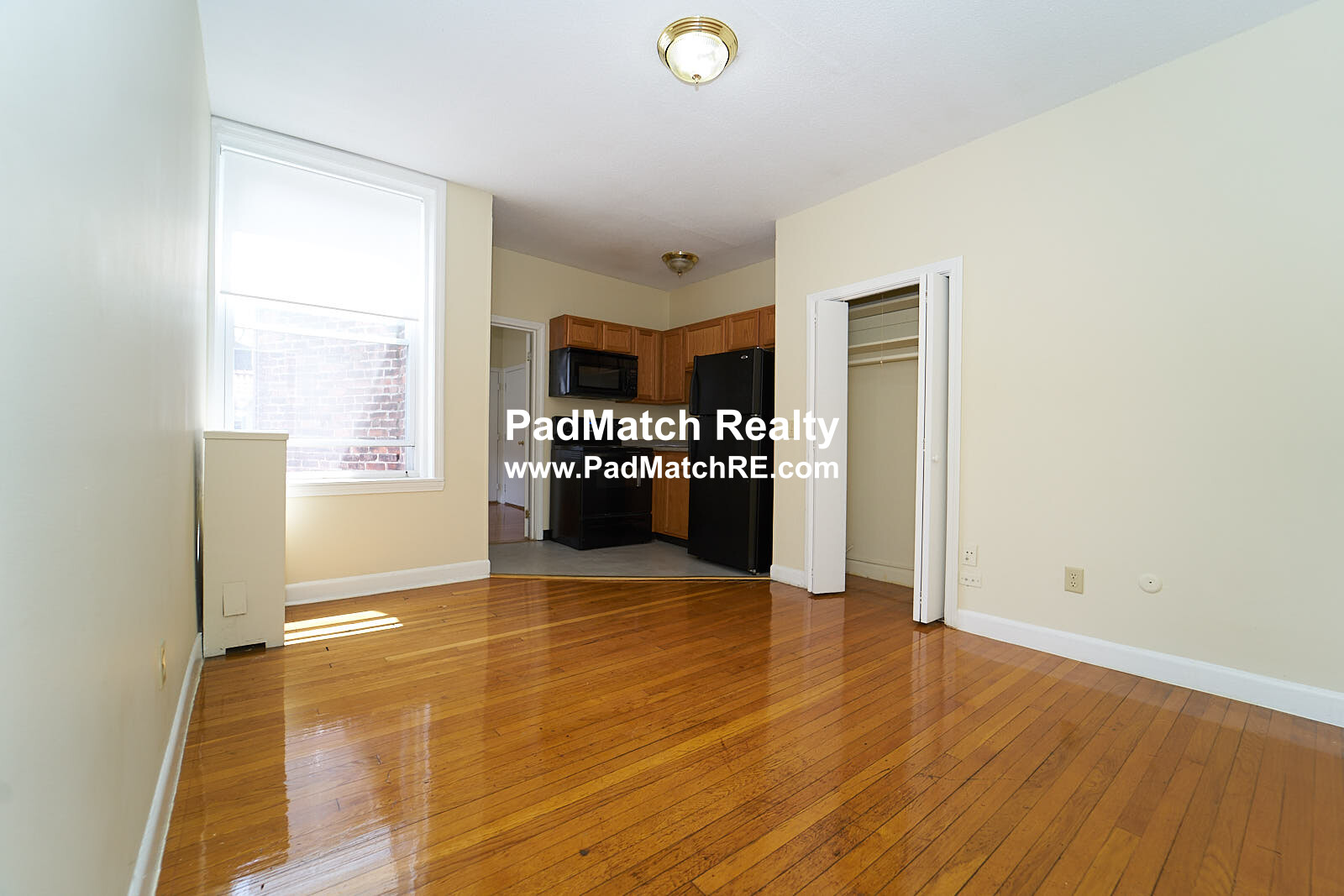 2 bed, 1 bath apartment for rent at 1132 Commonwealth Ave Unit 11, Allston — photo 2 of 11
