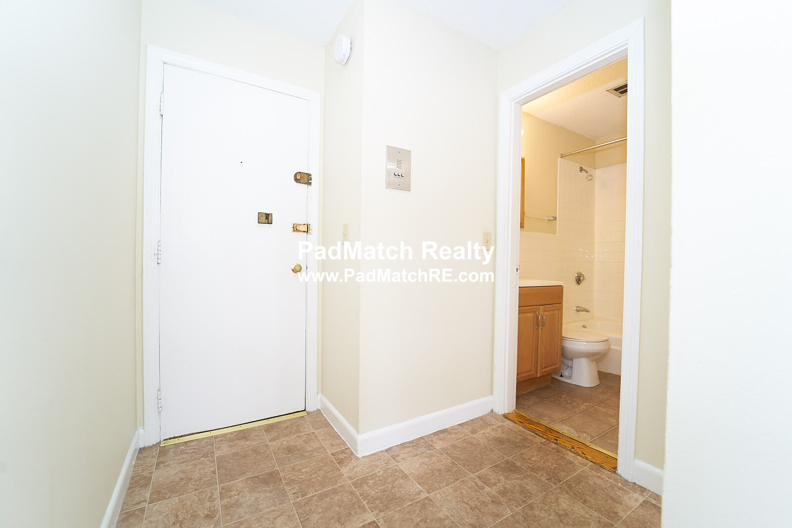 2 bed, 1 bath apartment for rent at 1132 Commonwealth Ave Unit 11, Allston — photo 8 of 11