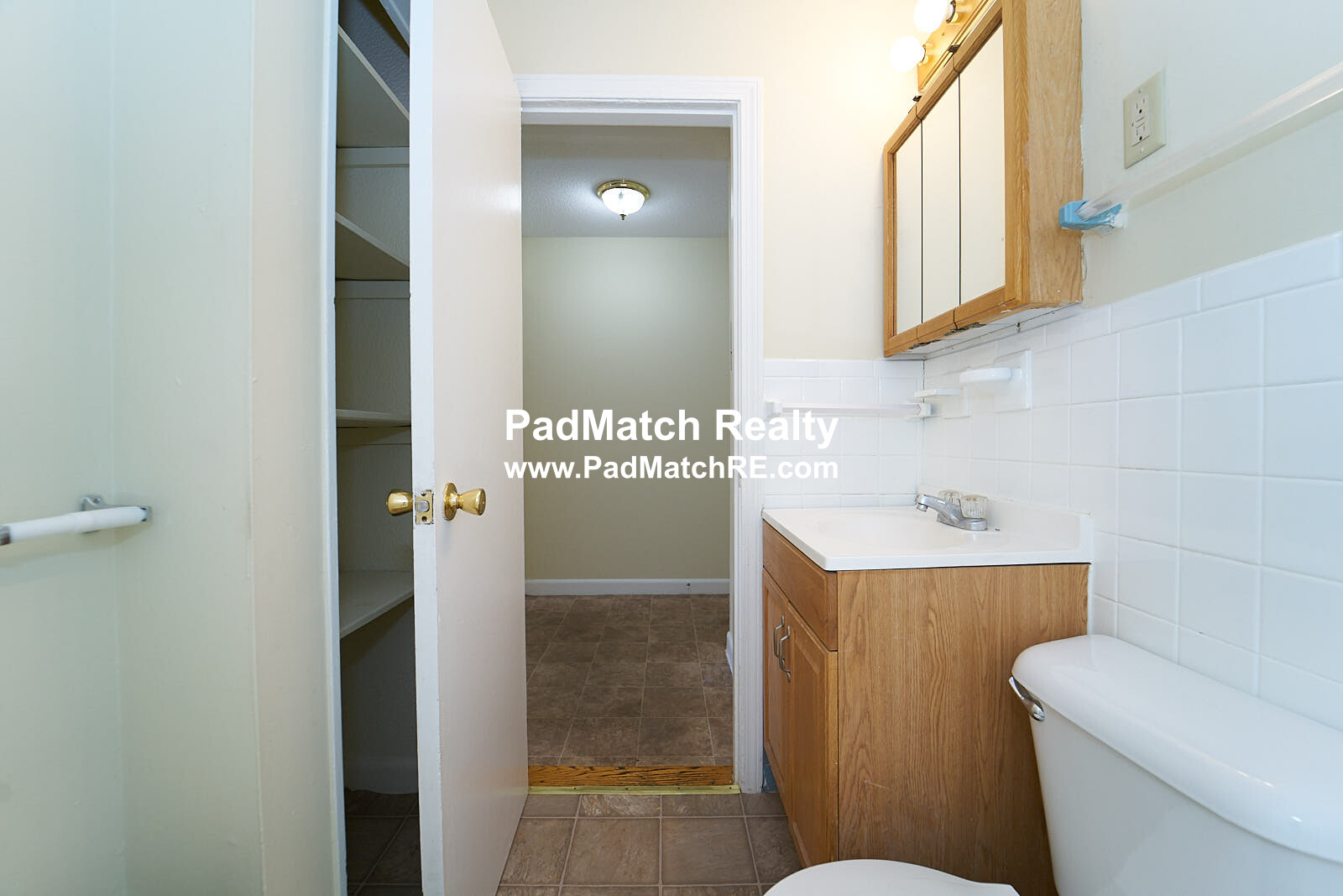 2 bed, 1 bath apartment for rent at 1132 Commonwealth Ave Unit 11, Allston — photo 10 of 11