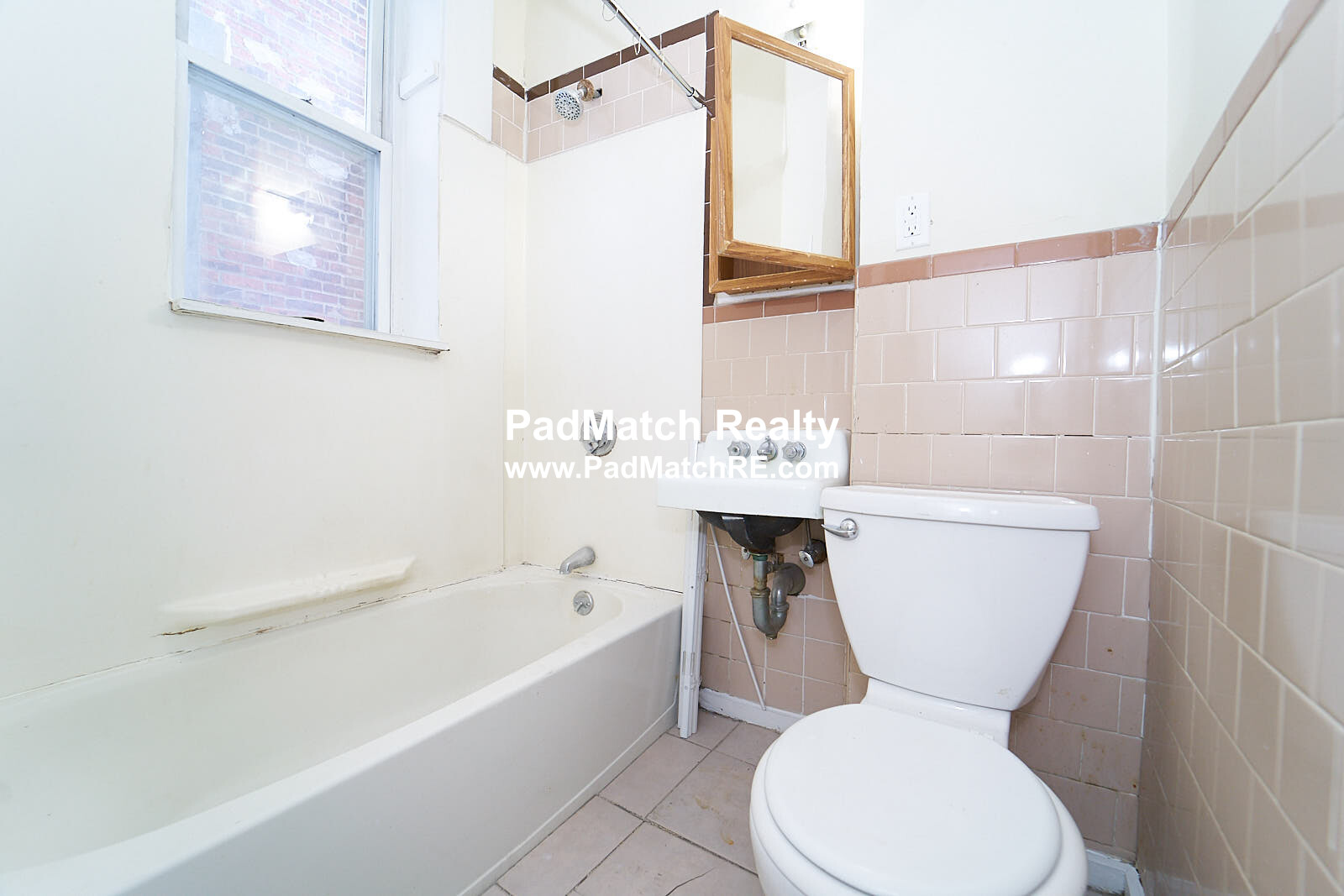 3 bed, 1 bath apartment for rent at 1367 Commonwealth Ave Unit 22, Allston — photo 12 of 18