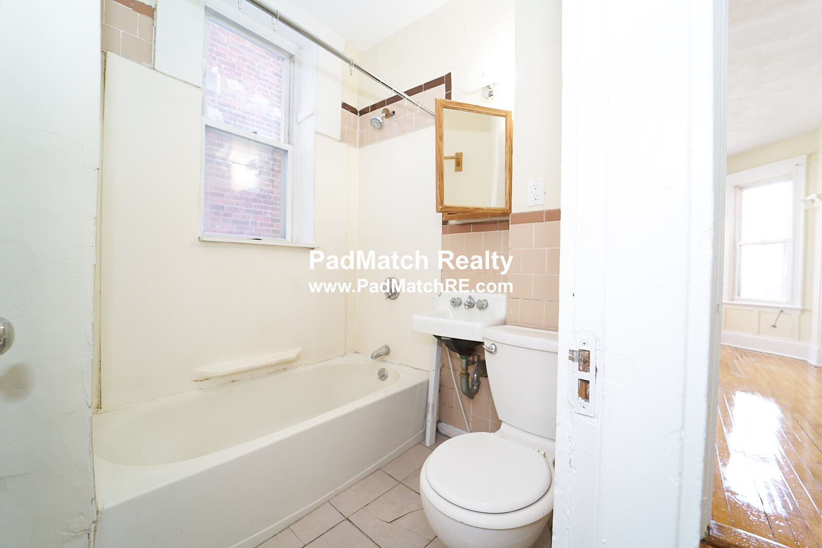 3 bed, 1 bath apartment for rent at 1367 Commonwealth Ave Unit 22, Allston — photo 11 of 18
