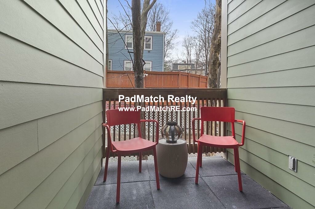 3 bed, 2 bath apartment for rent at 5 Ellis St Unit 2, Roxbury — photo 10 of 23