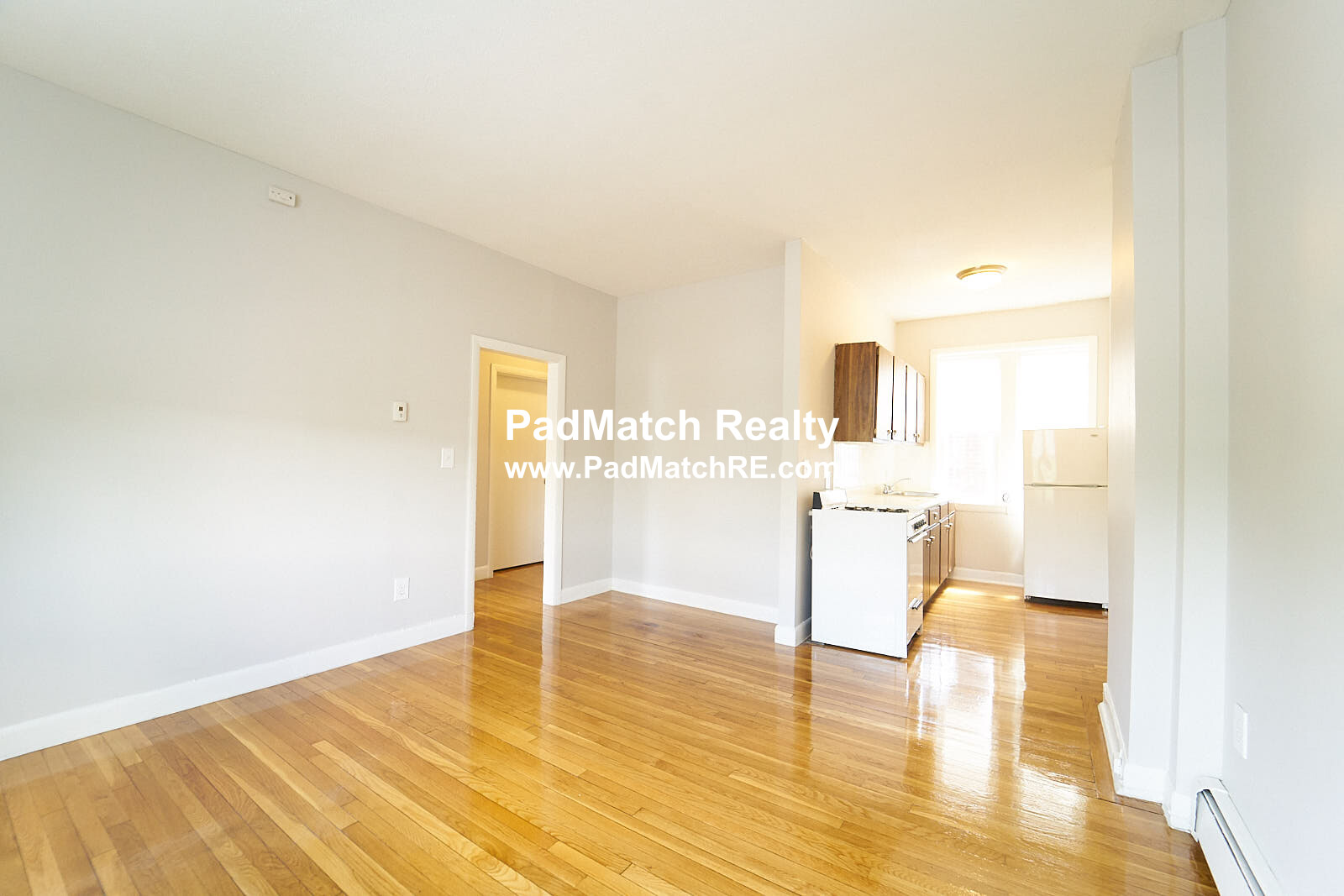 1 bed, 1 bath apartment for rent at 10 Hyde Park Ave Unit 1, Jamaica Plain — photo 2 of 9