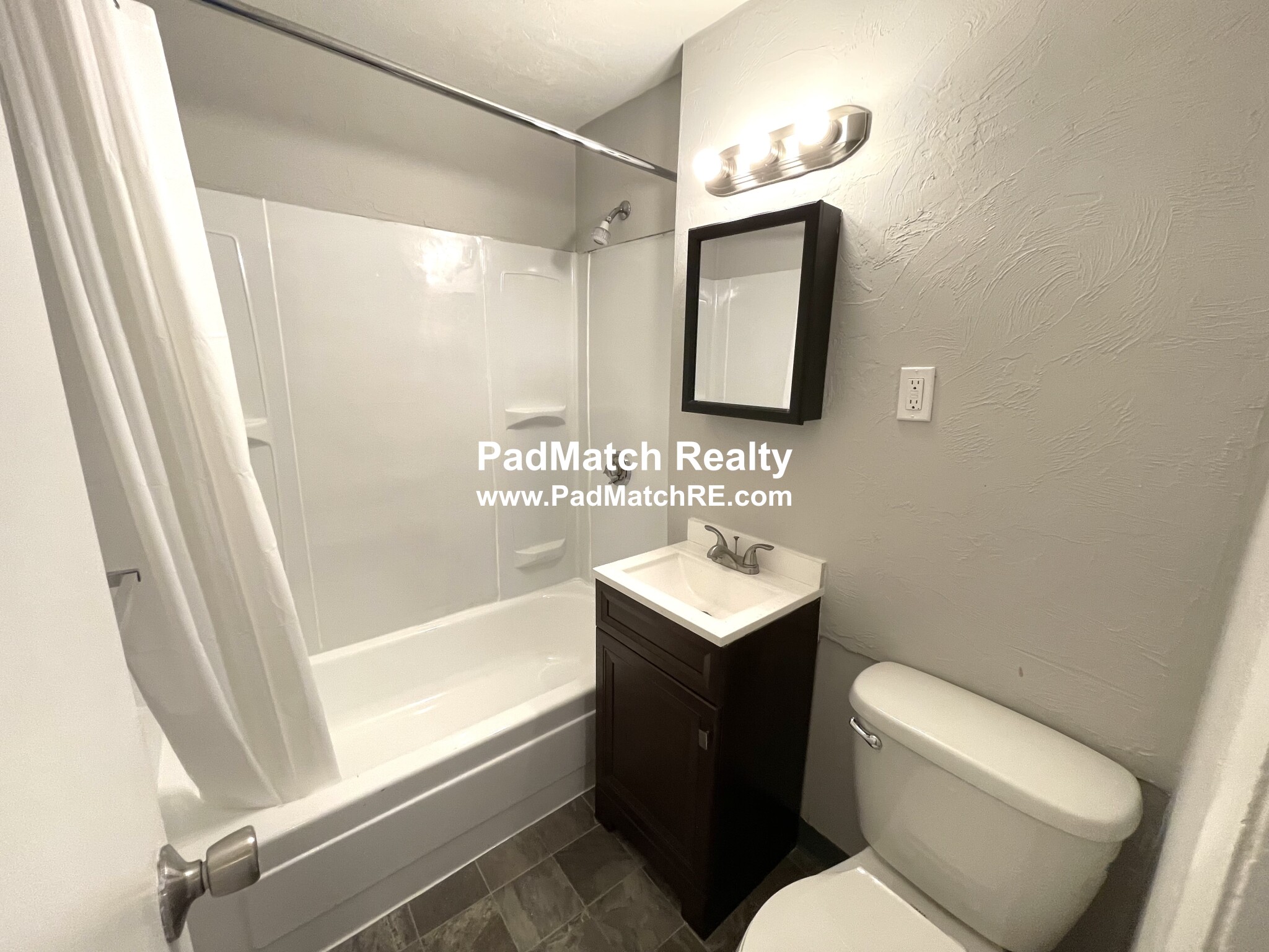 231 Harrison Ave, Chinatown