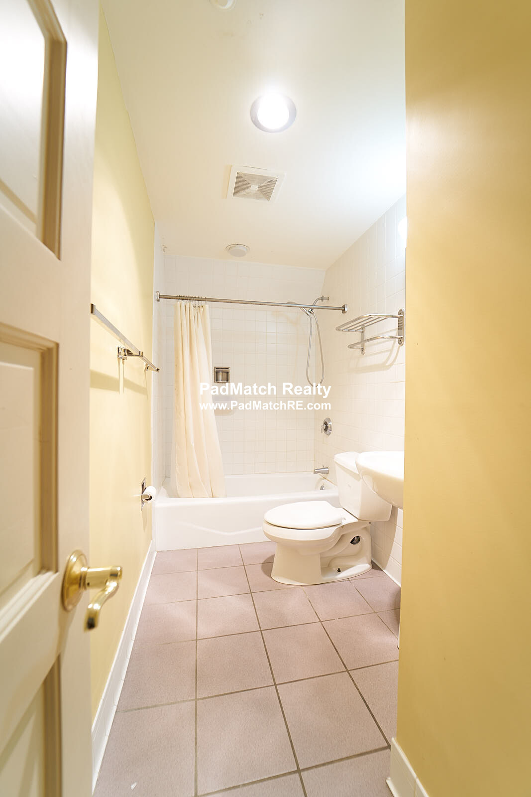 2 bed, 1 bath apartment for rent at 24 Garden St Unit 3, Cambridge — photo 9 of 15