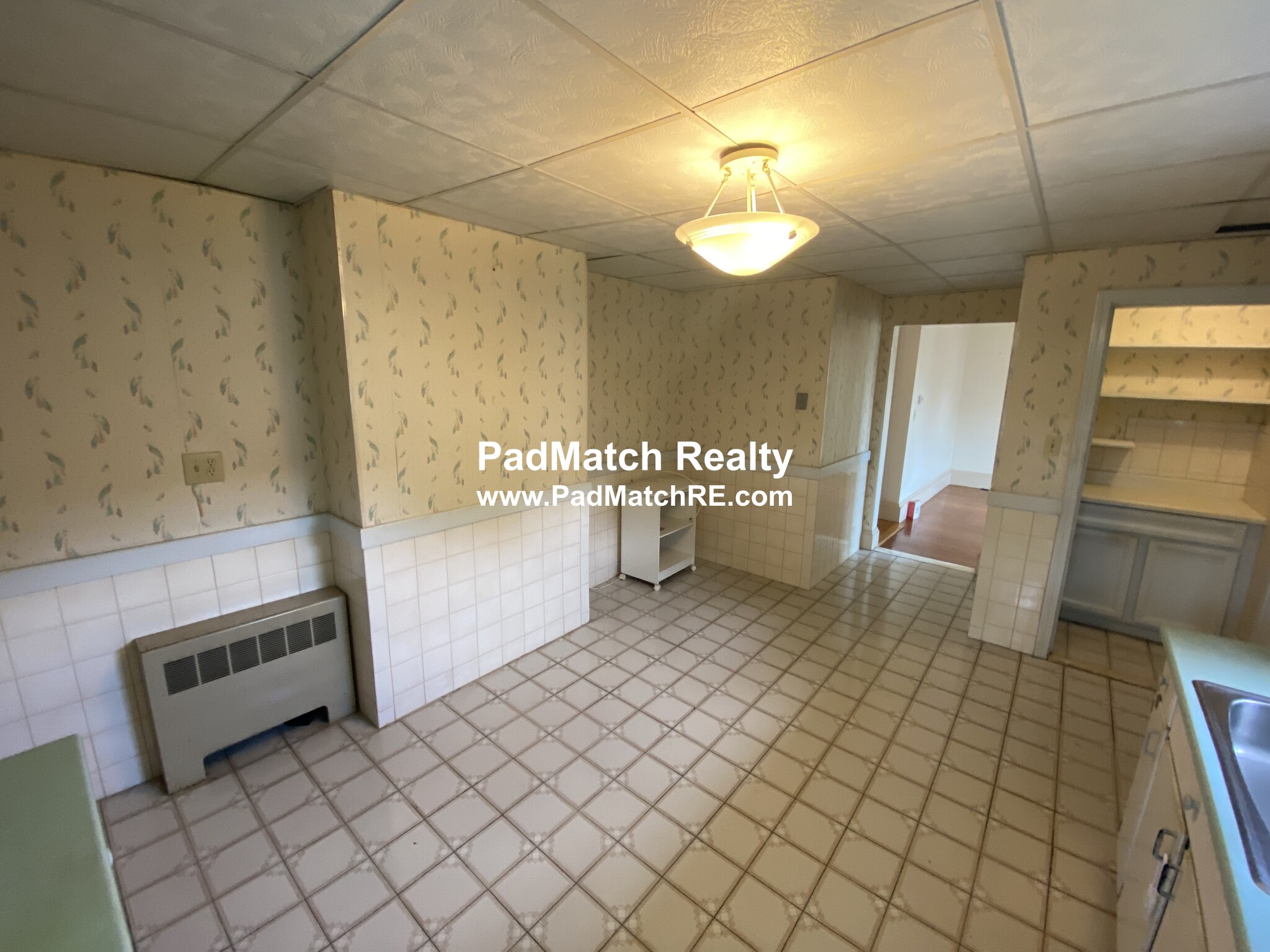 3 bed, 1 bath apartment for rent at 77 Summit St Unit 2, Hyde Park — photo 7 of 34