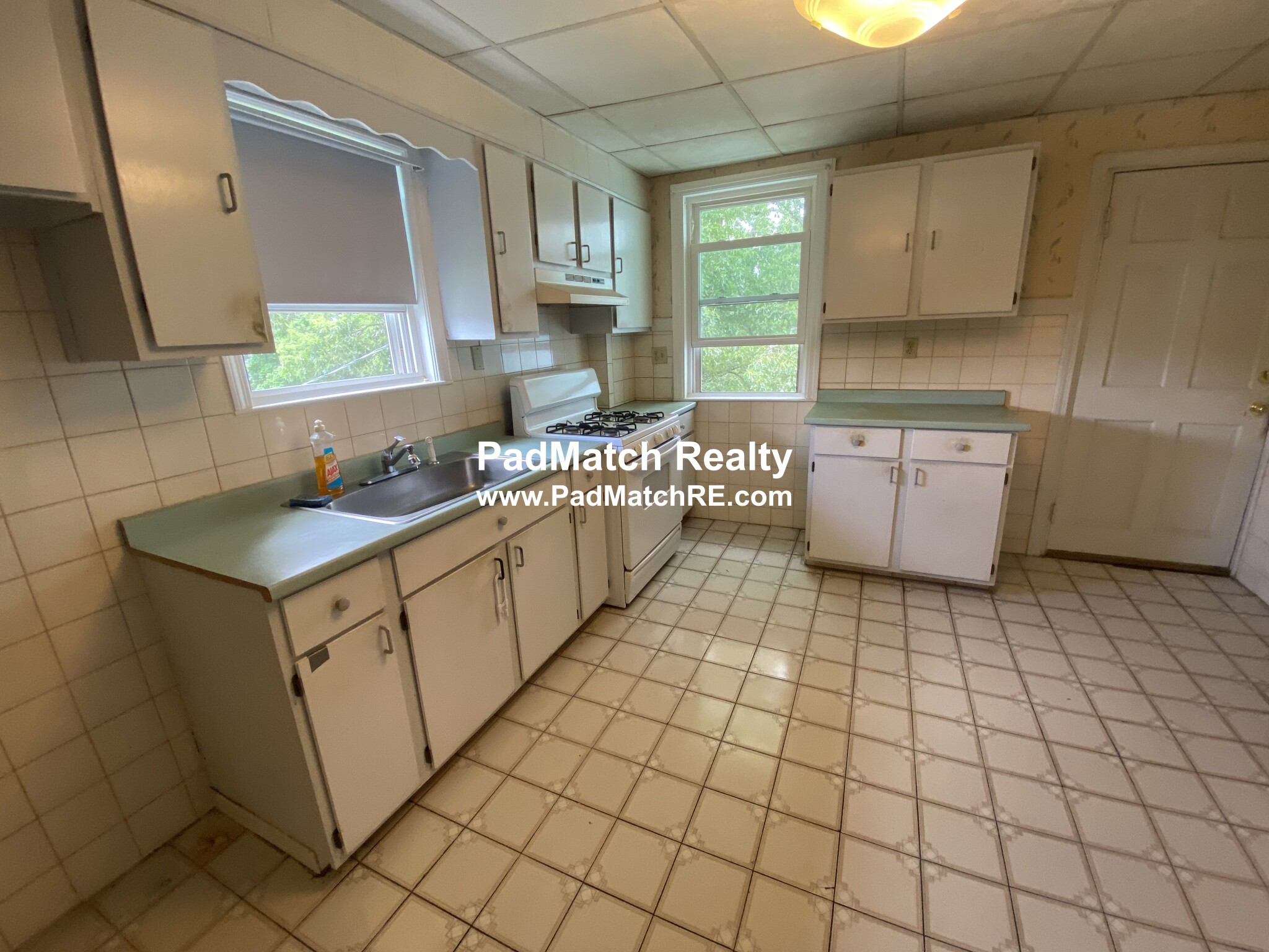 3 bed, 1 bath apartment for rent at 77 Summit St Unit 2, Hyde Park — photo 13 of 34