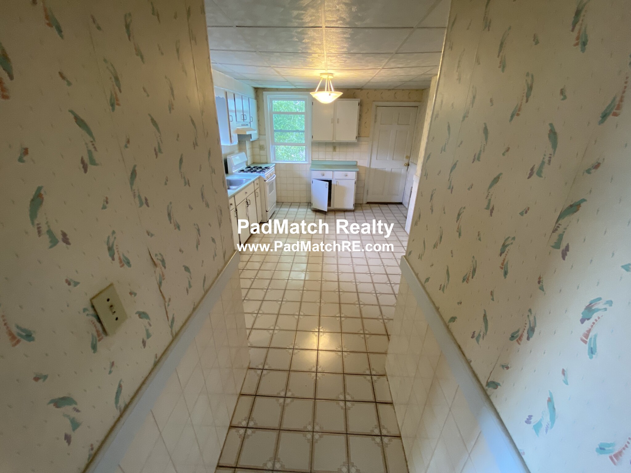 3 bed, 1 bath apartment for rent at 77 Summit St Unit 2, Hyde Park — photo 12 of 34