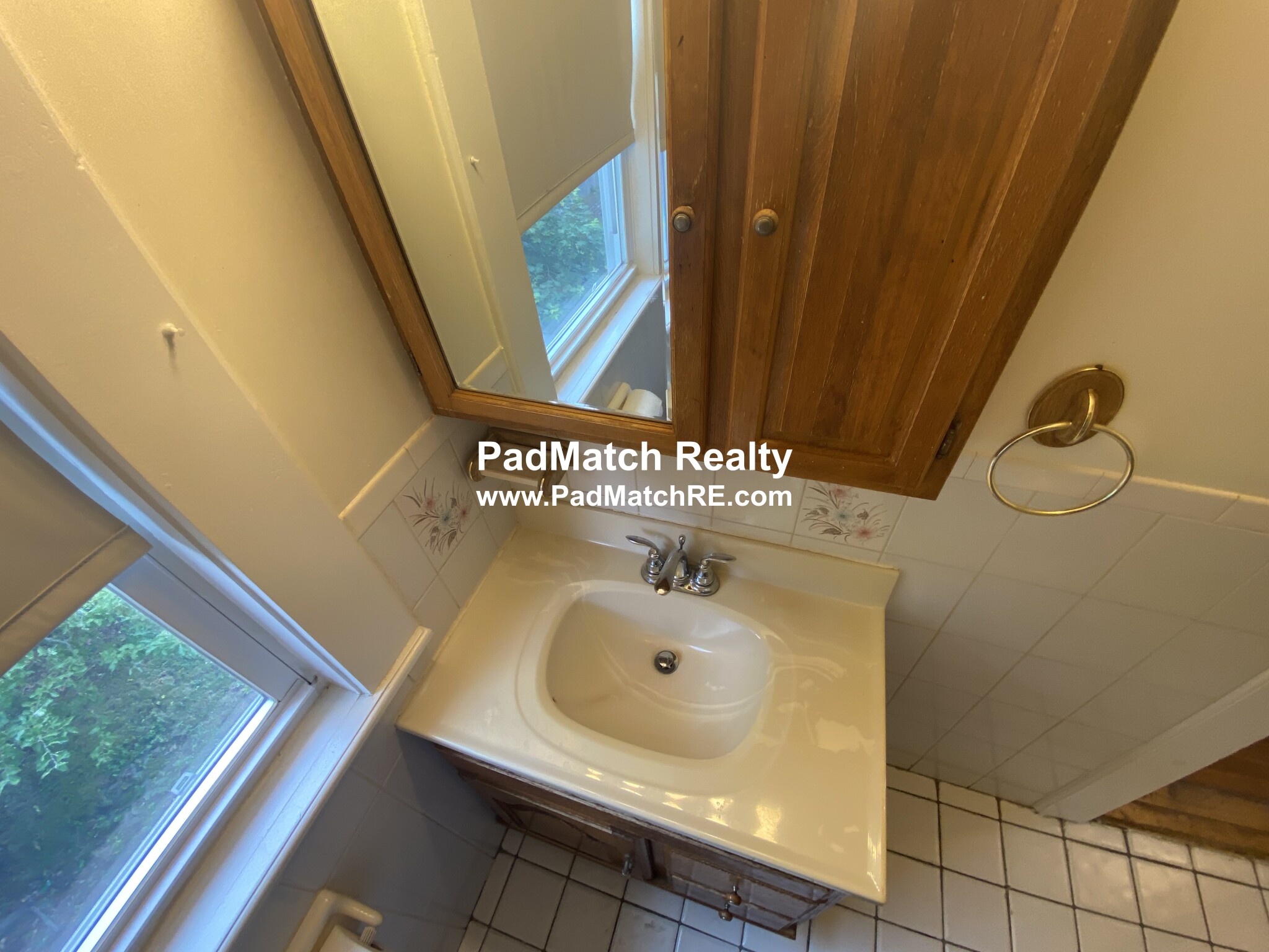 3 bed, 1 bath apartment for rent at 77 Summit St Unit 2, Hyde Park — photo 23 of 34
