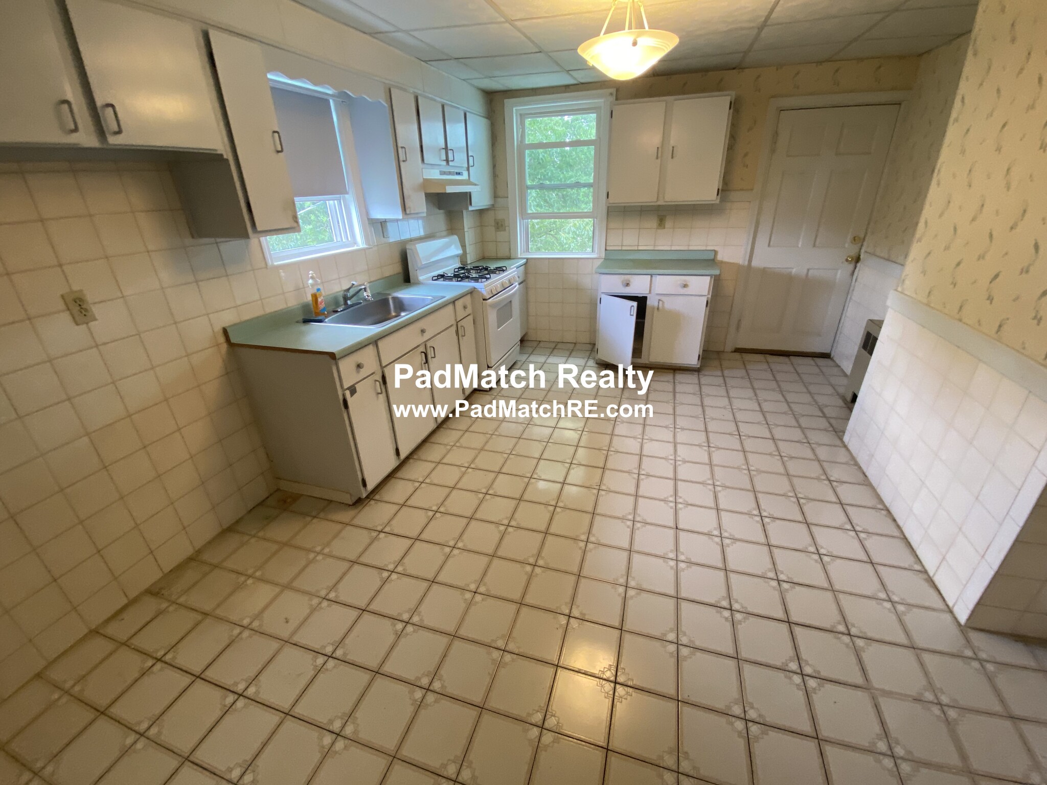 3 bed, 1 bath apartment for rent at 77 Summit St Unit 2, Hyde Park — photo 26 of 34