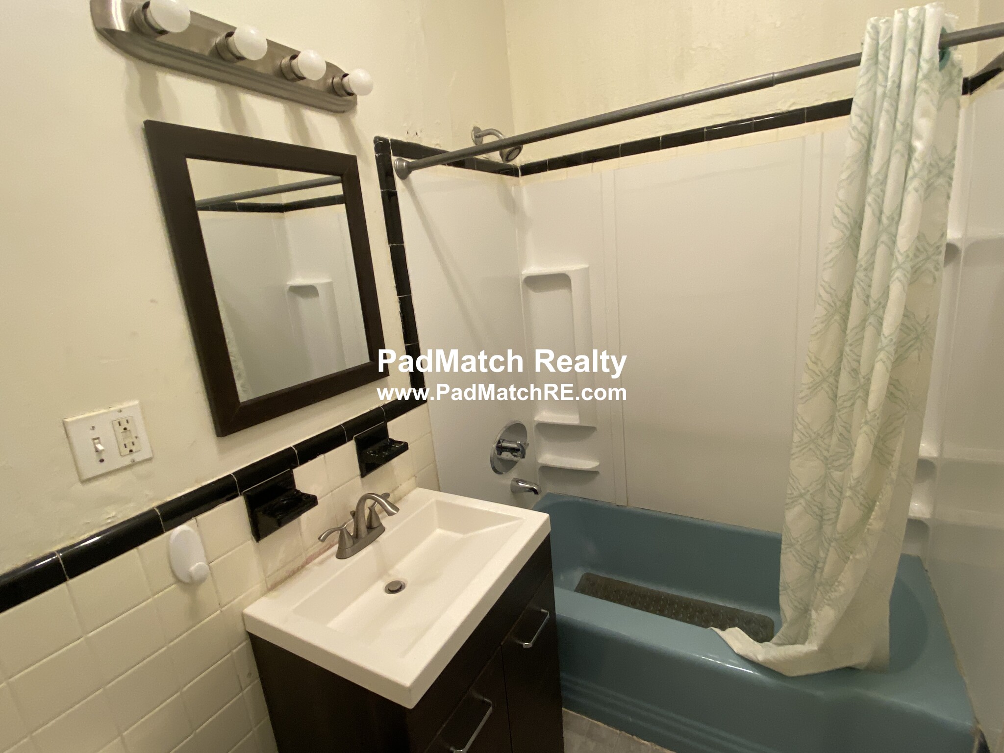 41 Bay State Rd, Fenway