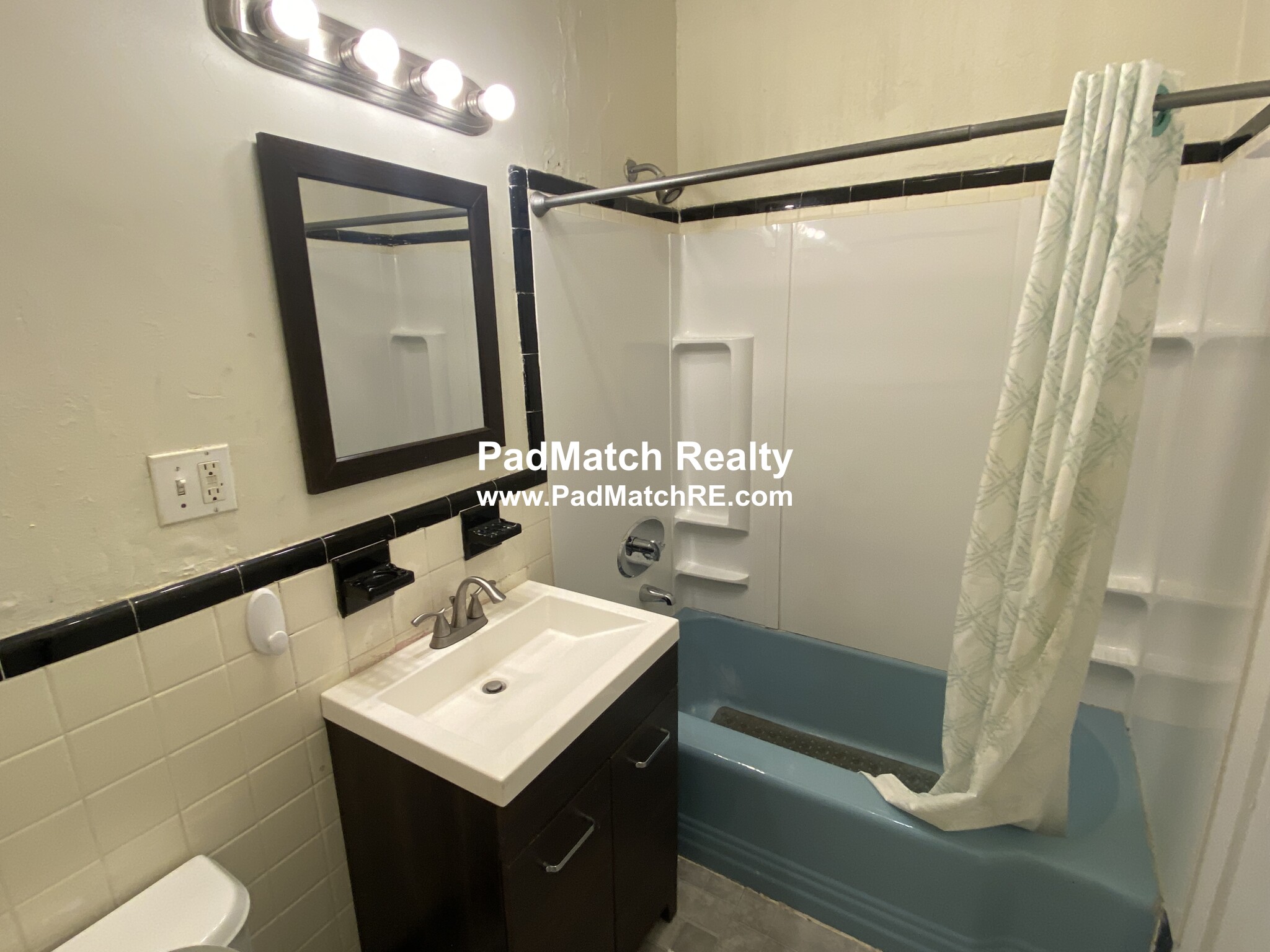 41 Bay State Rd, Fenway