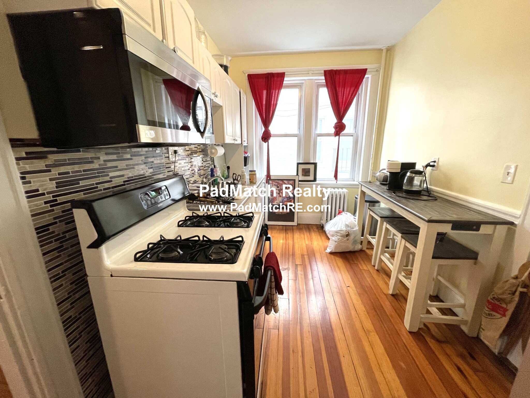 1 bed, 1 bath apartment for rent at 242 South Huntington Ave Unit 4, Jamaica Plain — photo 9 of 17