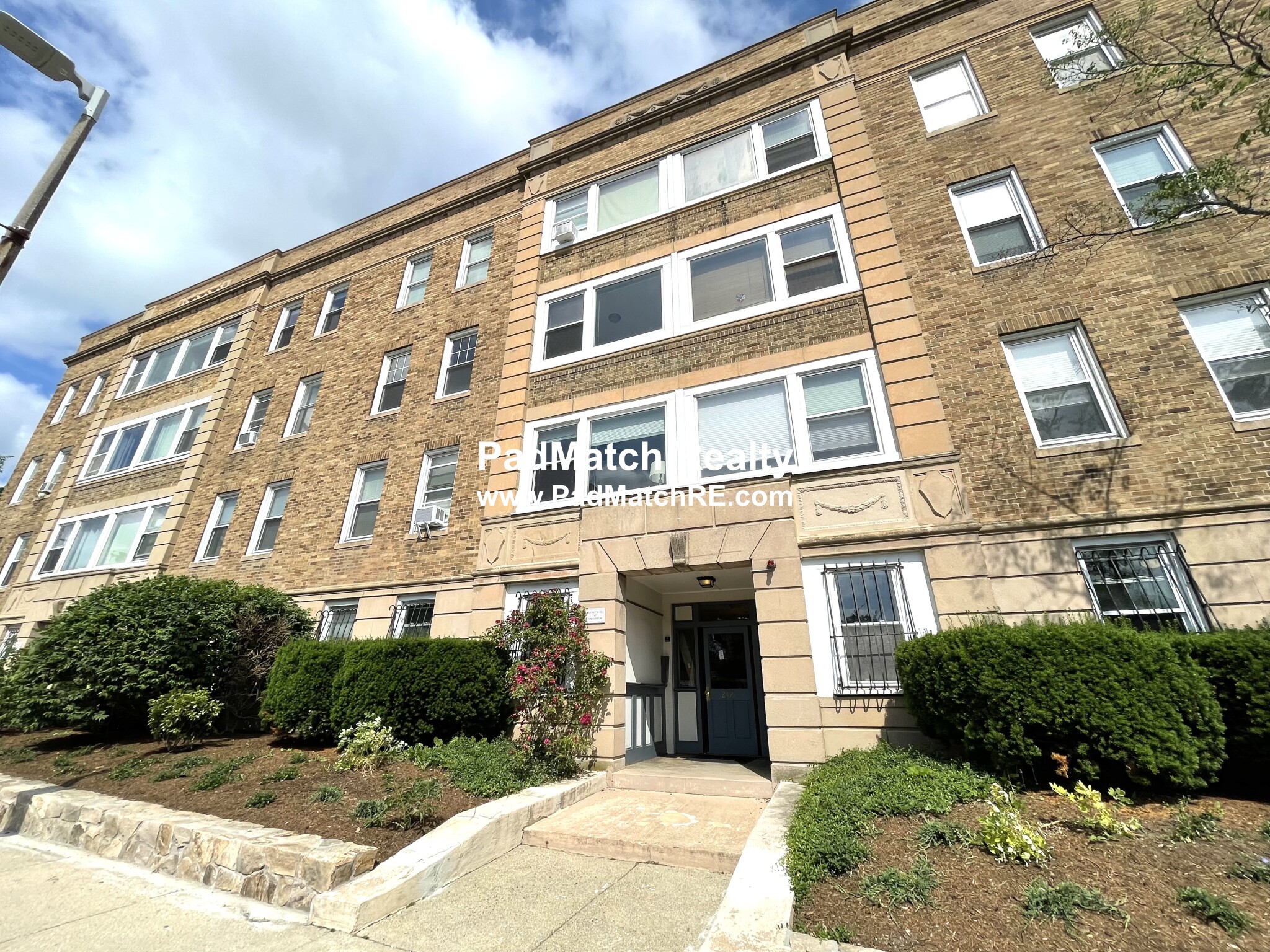 1 bed, 1 bath apartment for rent at 242 South Huntington Ave Unit 4, Jamaica Plain — photo 16 of 17