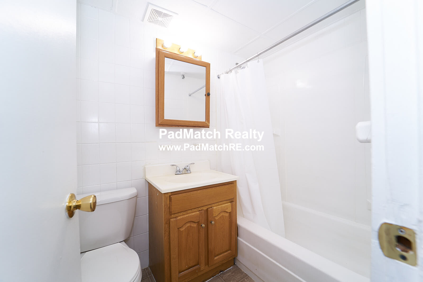 1 bed, 1 bath apartment for rent at 4 Saint Mark St Unit C, Jamaica Plain — photo 4 of 11