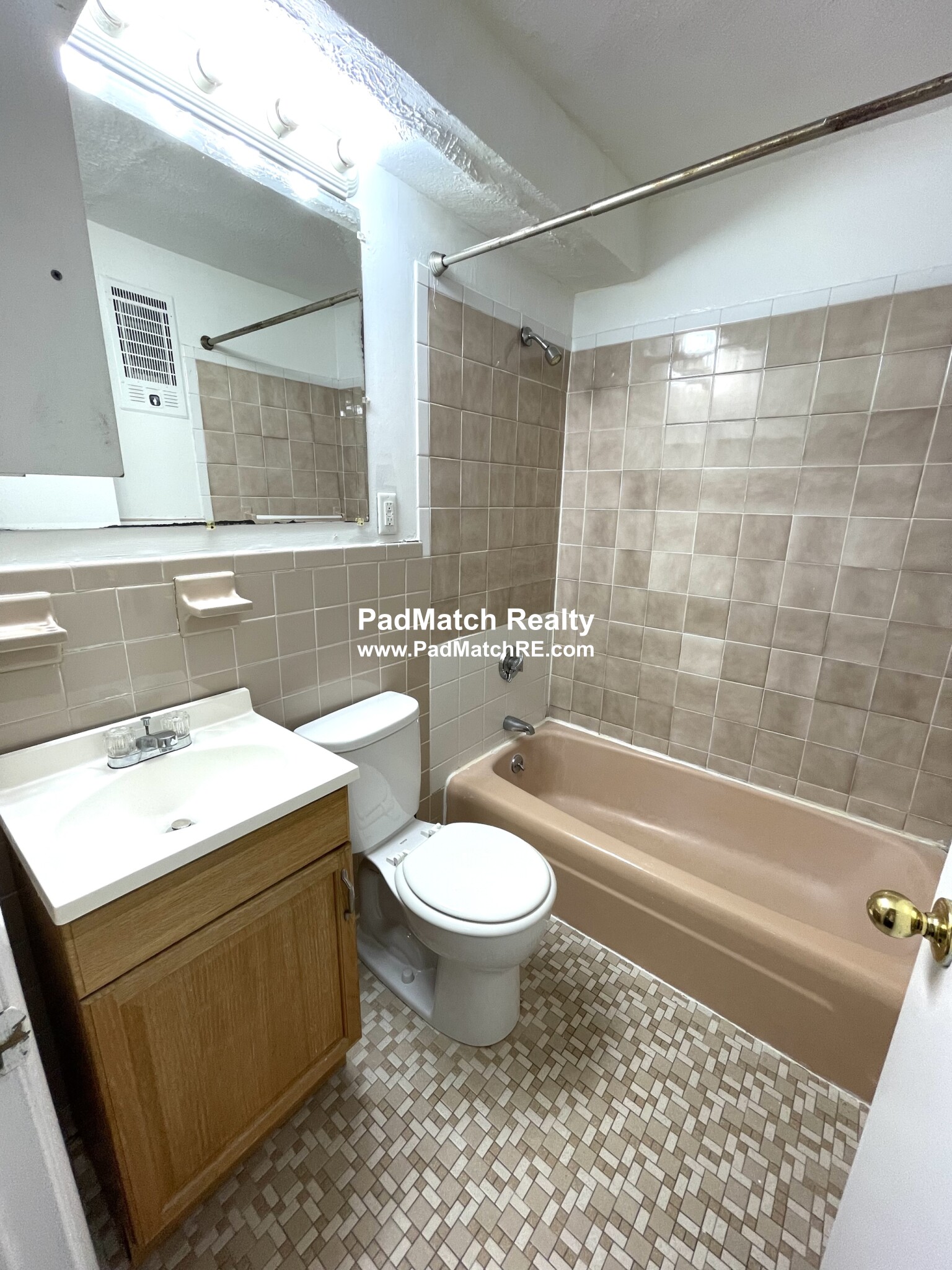 226 Parker Hill Ave, Mission Hill