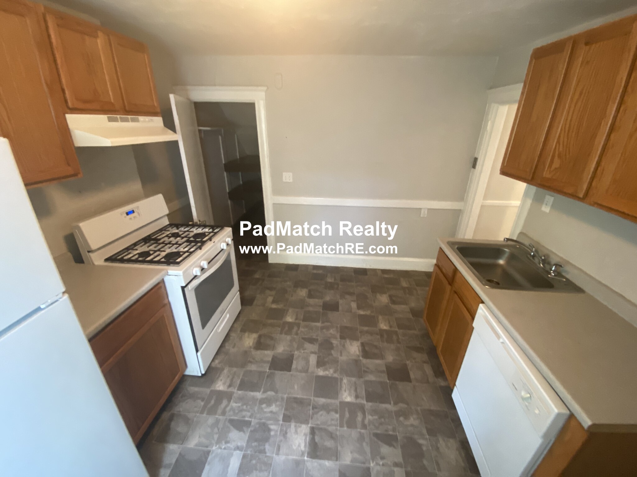 2 bed, 1 bath apartment for rent at 54 Carlisle St, Quincy — photo 8 of 12