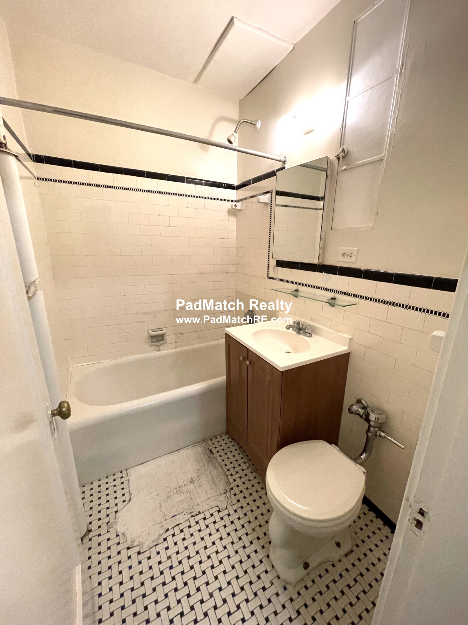 Studio bed, 1 bath apartment for rent at 349 Pleasant St Unit C-5, Malden — photo 8 of 14