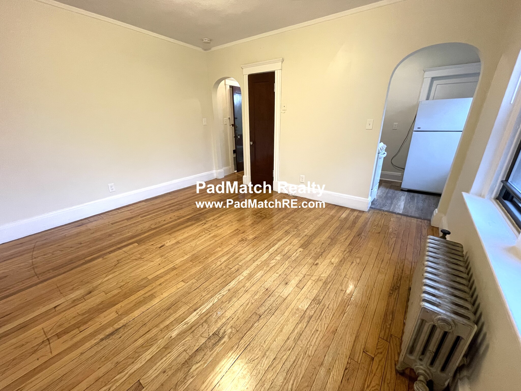 https://ygl-photos.s3.us-west-004.backblazeb2.com/8055W60e953aee19f5.jpg