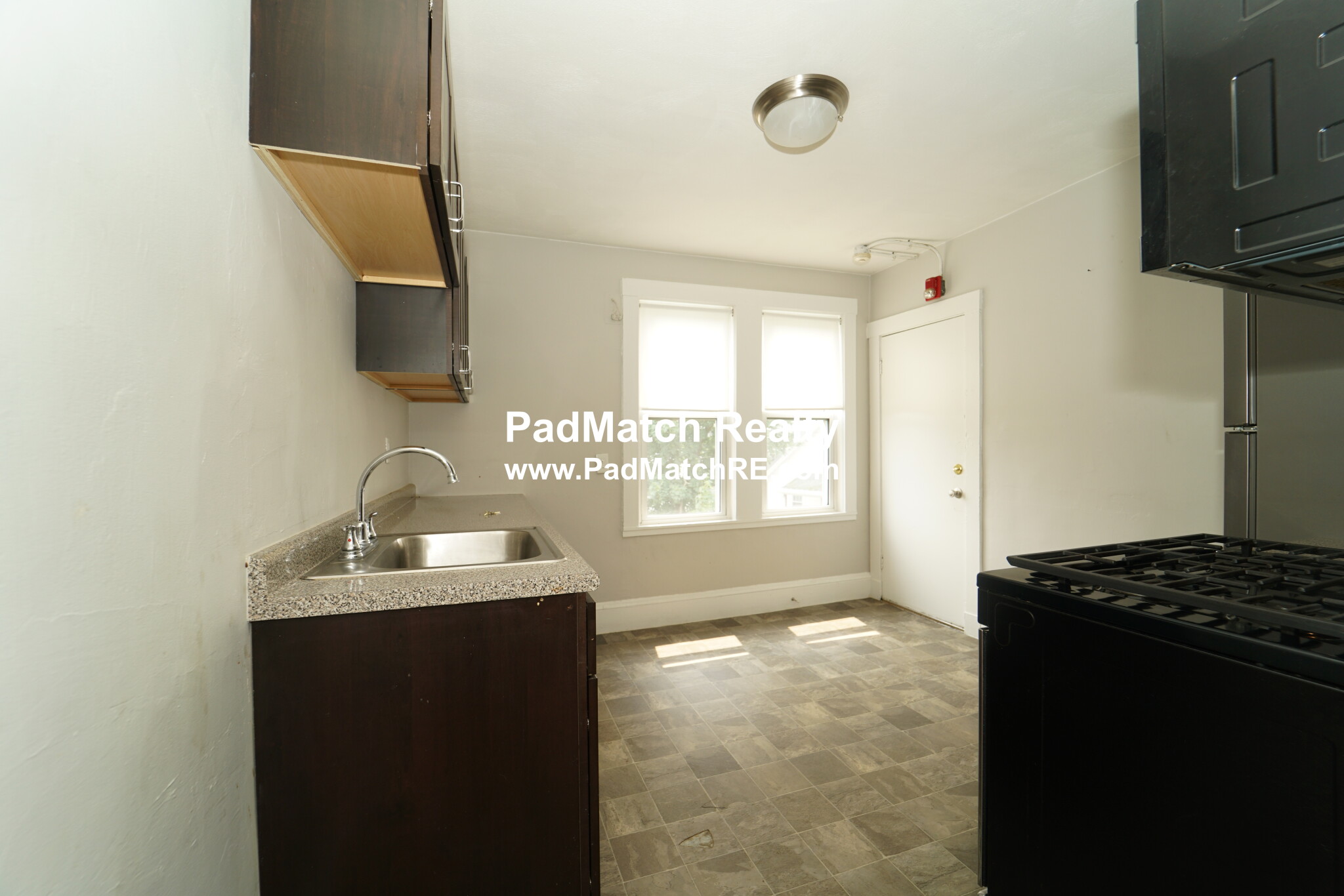 2 bed, 1 bath apartment for rent at 4076 Washington St Unit 5, Roslindale — photo 4 of 13