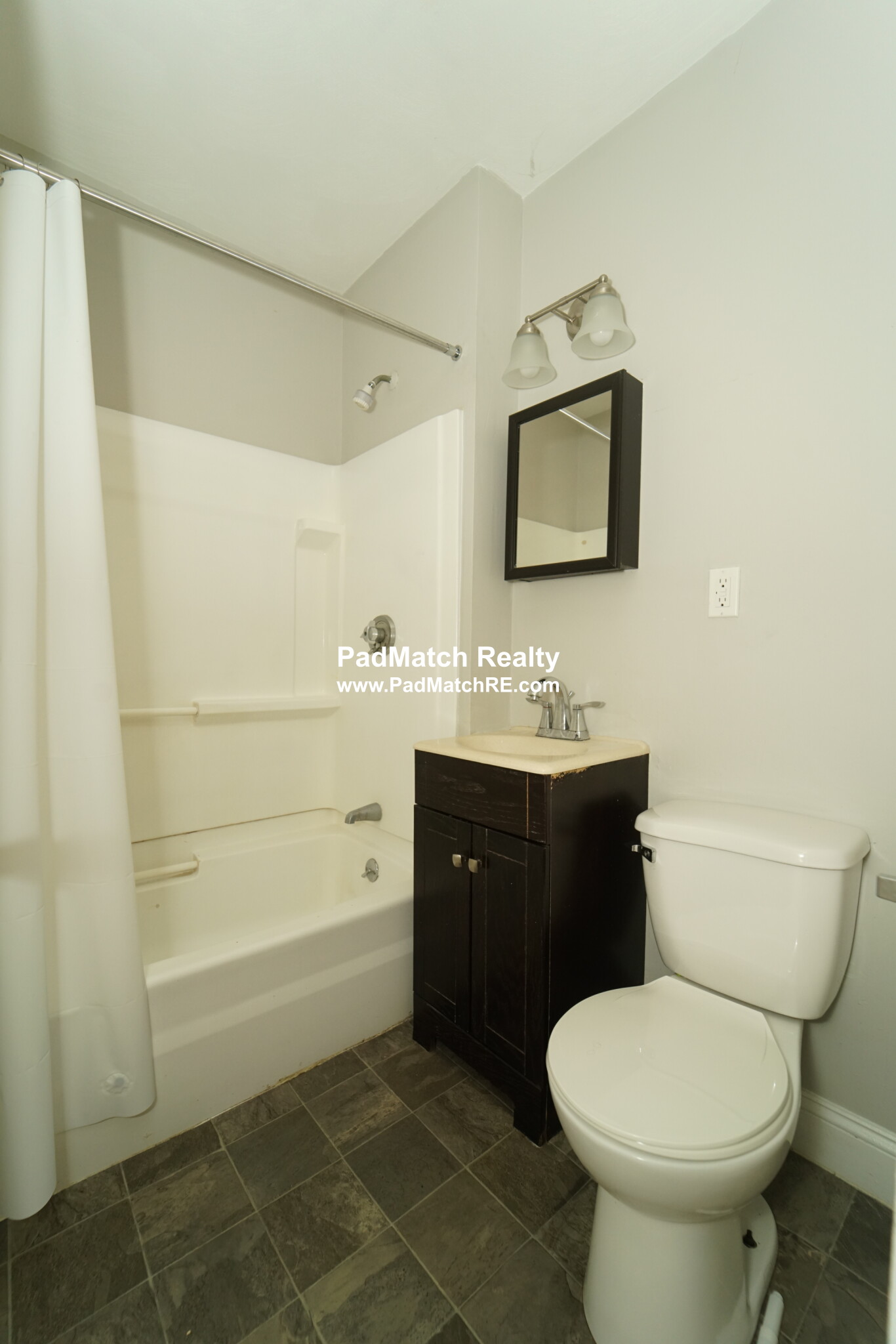 2 bed, 1 bath apartment for rent at 4076 Washington St Unit 5, Roslindale — photo 8 of 13