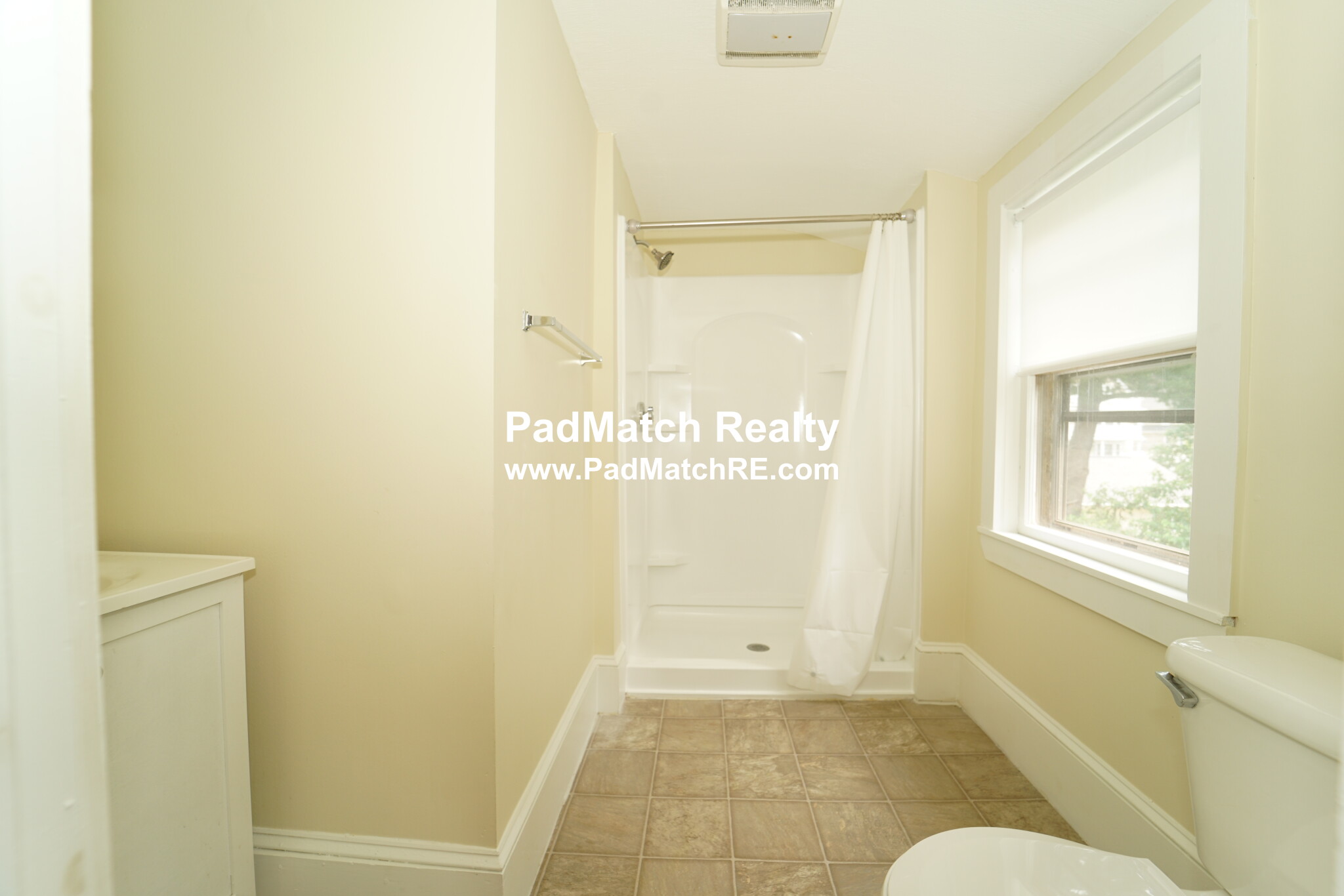 196 Fairmount Ave, Hyde Park