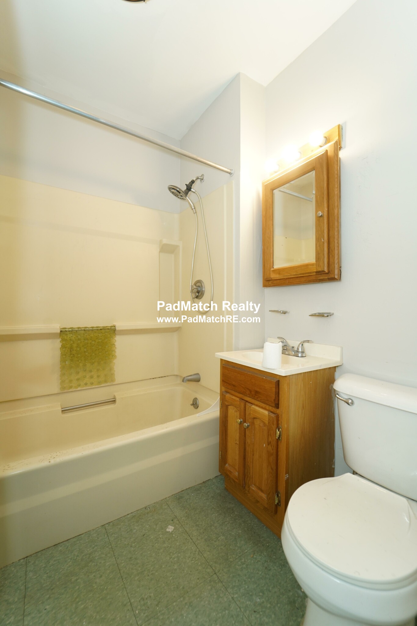 2 bed, 1 bath apartment for rent at 4076 Washington St Unit 3, Roslindale — photo 12 of 16