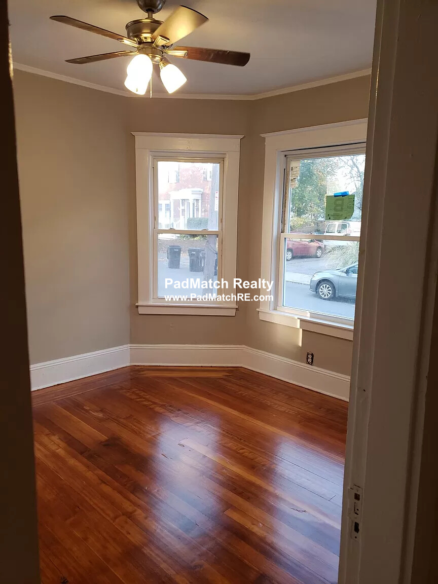 2 bed, 1 bath apartment for rent at 13 Cherry St Unit 2, Salem — photo 1 of 4