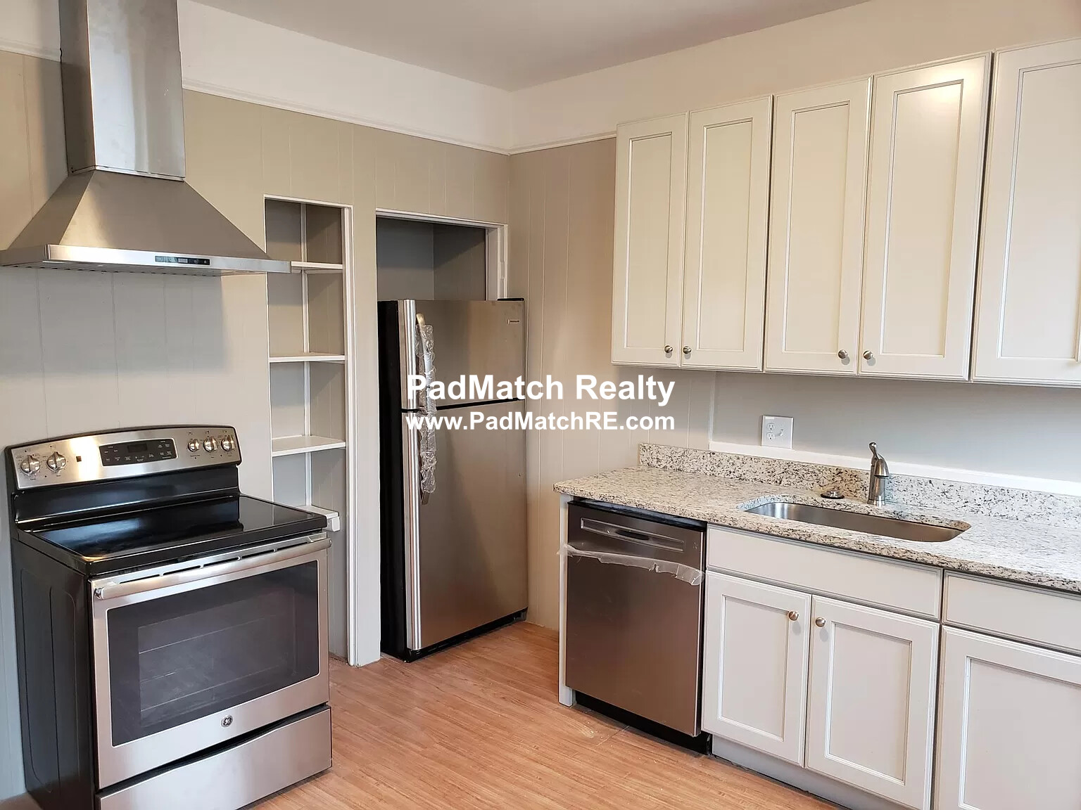 2 bed, 1 bath apartment for rent at 13 Cherry St Unit 2, Salem — photo 2 of 4