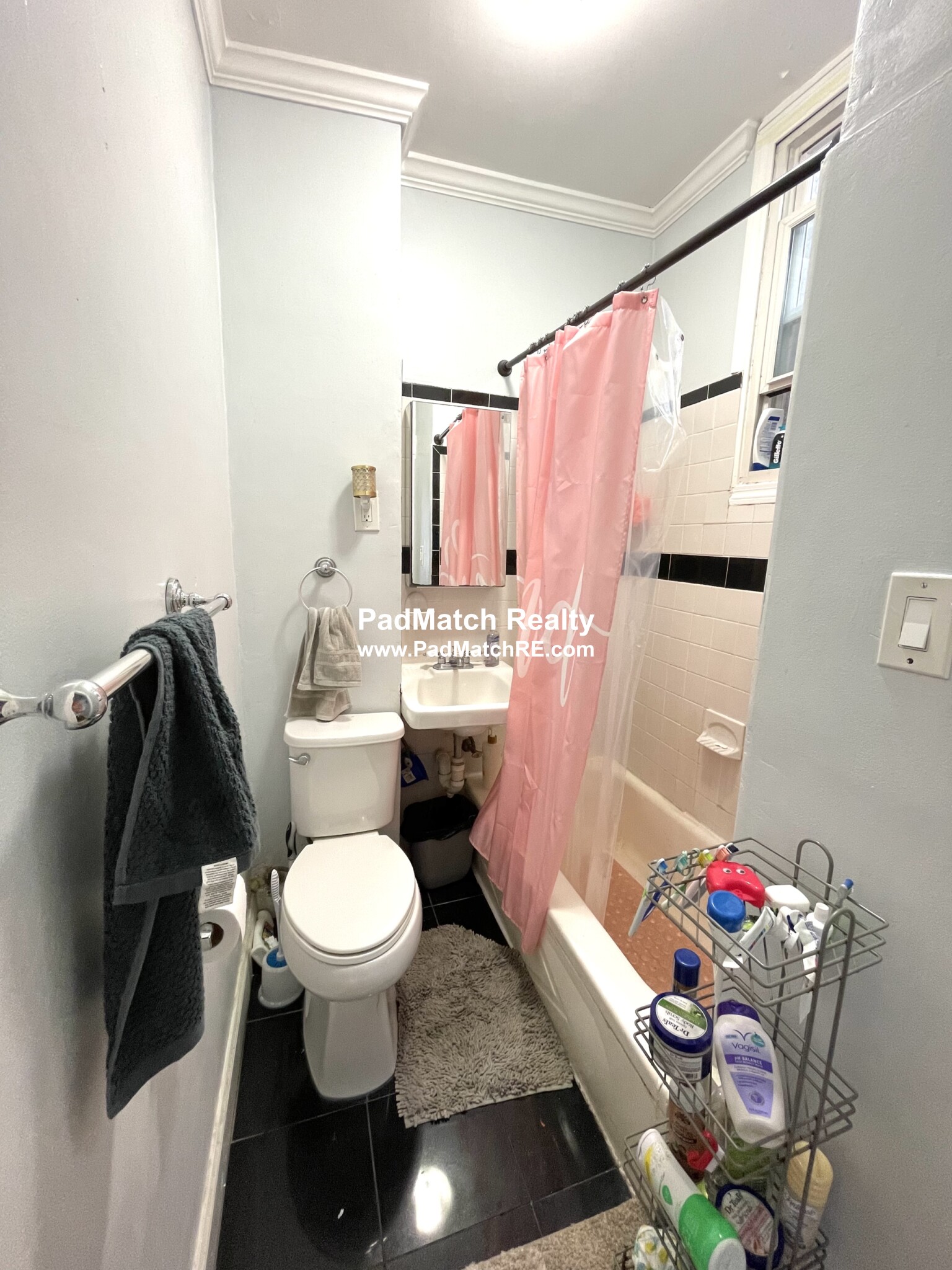 4 bed, 1 bath apartment for rent at 858 Huntington Ave Unit 3, Mission Hill — photo 6 of 18