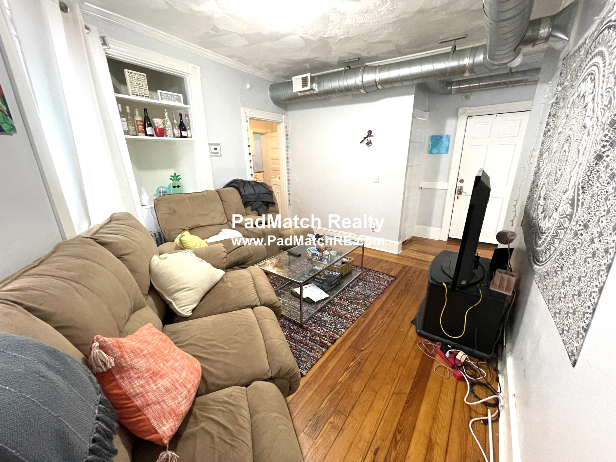 4 bed, 1 bath apartment for rent at 858 Huntington Ave Unit 3, Mission Hill — photo 2 of 18