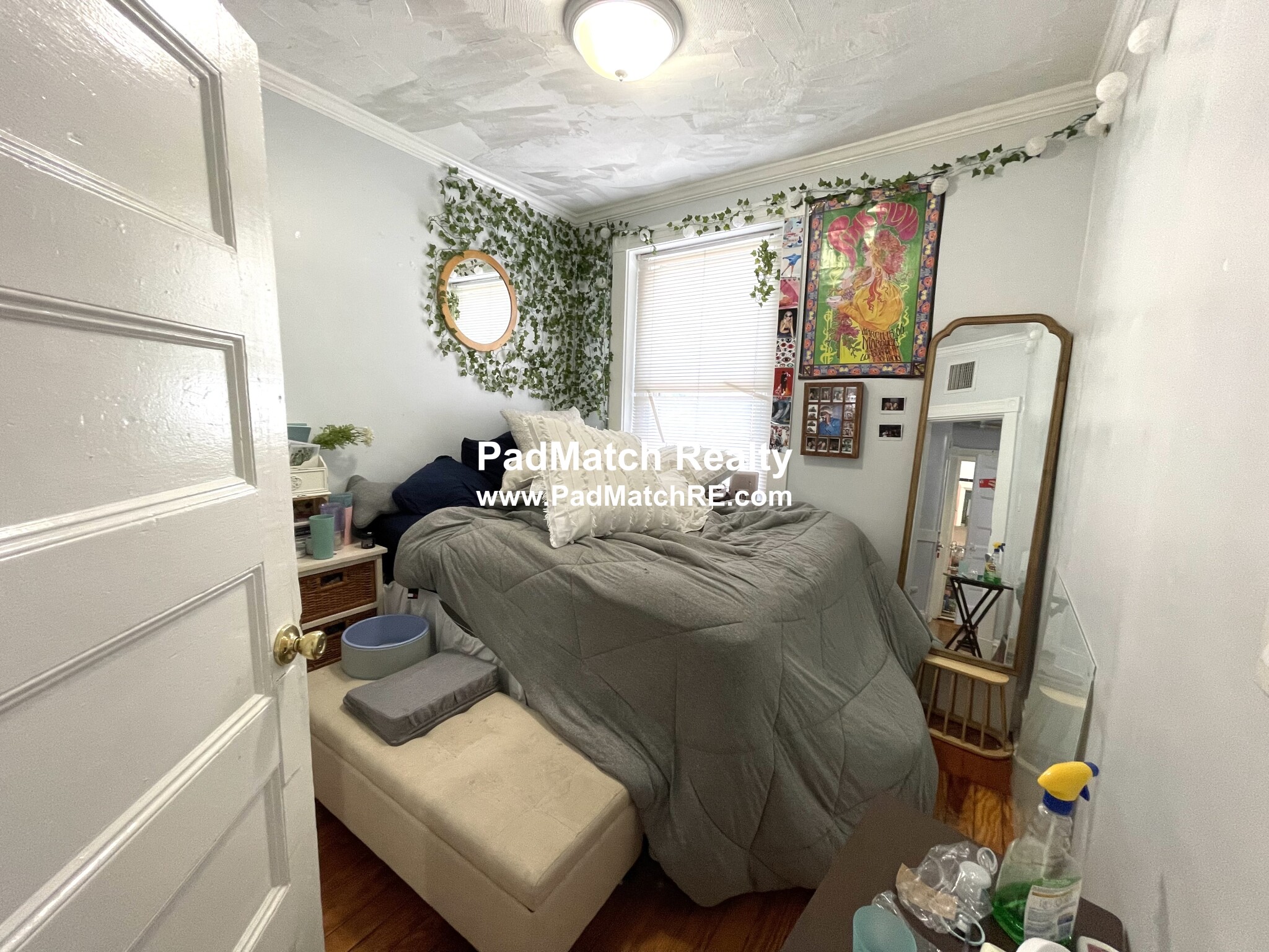 4 bed, 1 bath apartment for rent at 858 Huntington Ave Unit 3, Mission Hill — photo 7 of 18