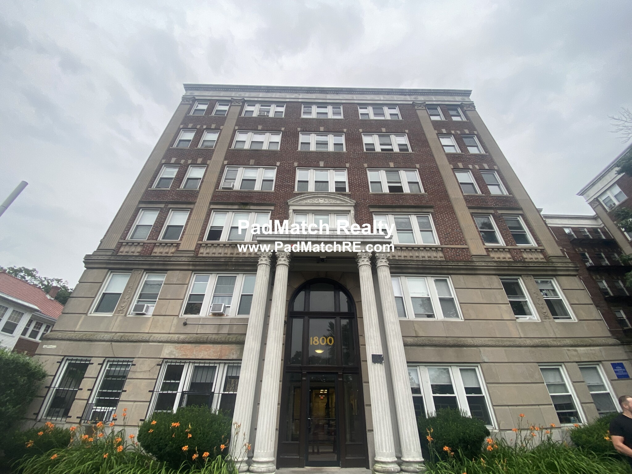 1800 Commonwealth Ave, Brighton