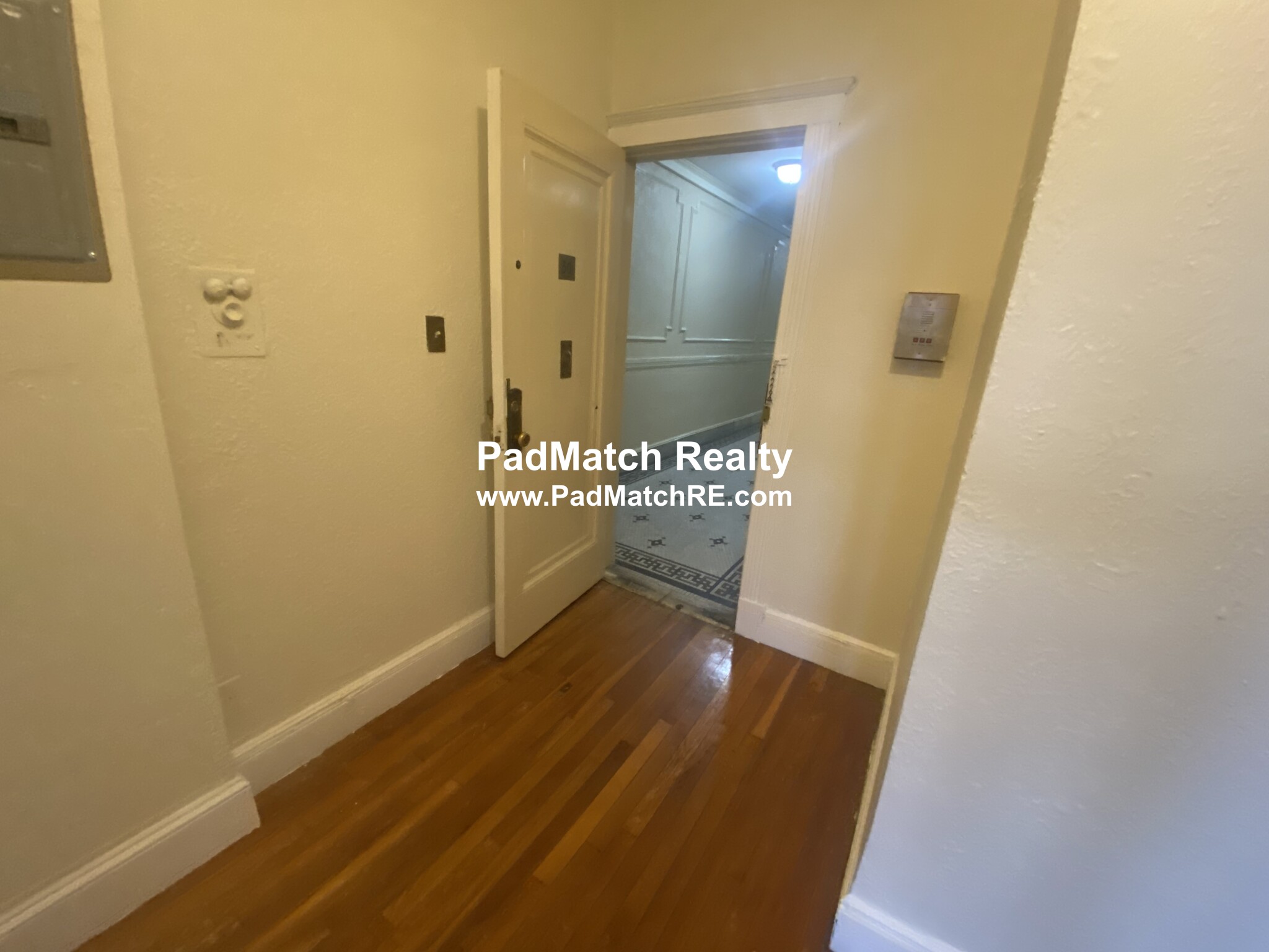 1800 Commonwealth Ave, Brighton