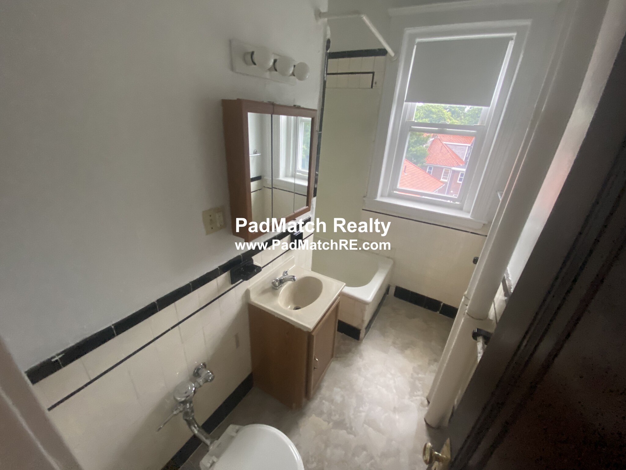 1800 Commonwealth Ave, Brighton