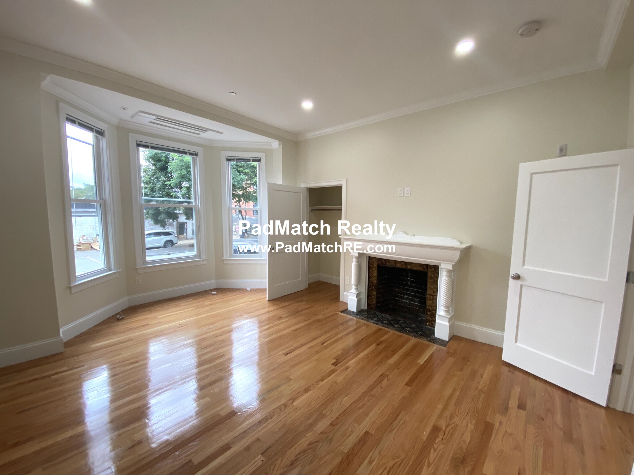 12 Harris St, Coolidge Corner