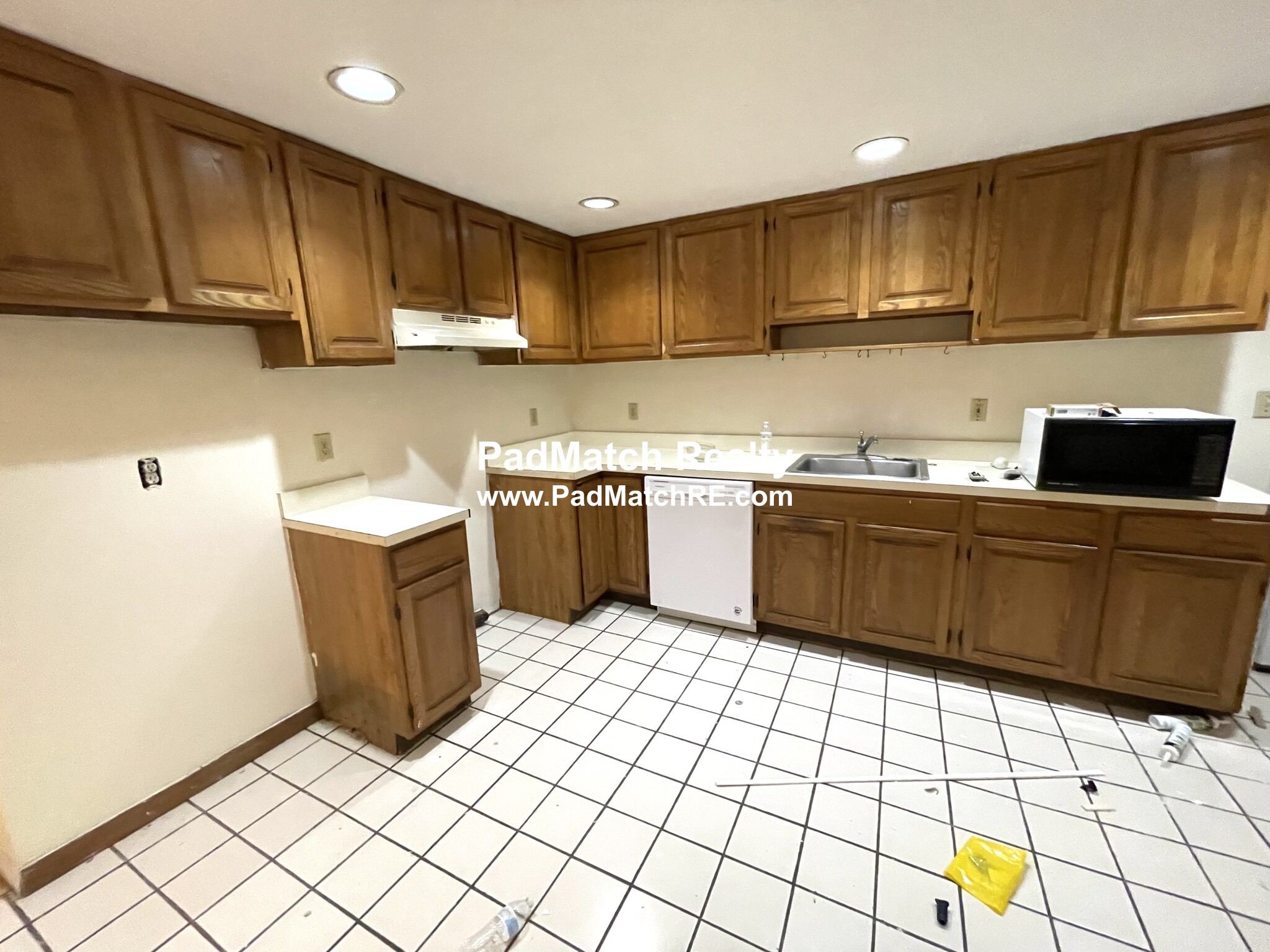 2 bed, 1 bath apartment for rent at 240 Kelton St Unit B, Allston — photo 5 of 14