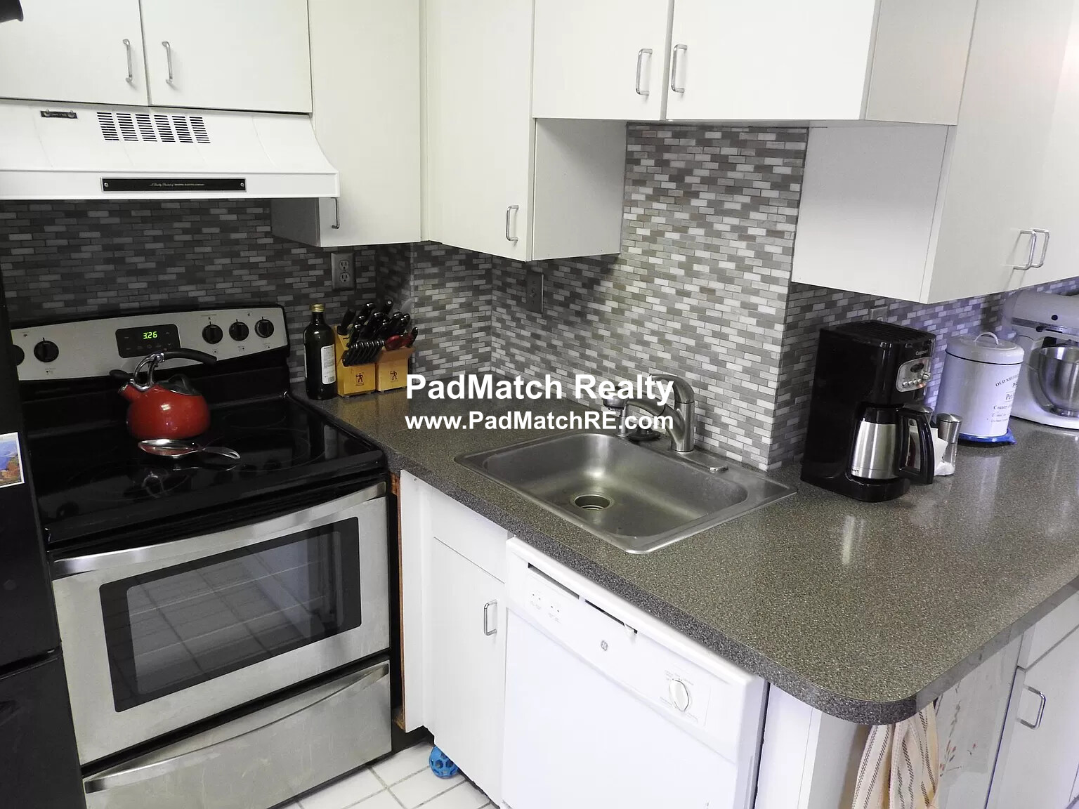 2 bed, 1 bath apartment for rent at 36 Orkney Rd Unit 6, Brighton — photo 3 of 11