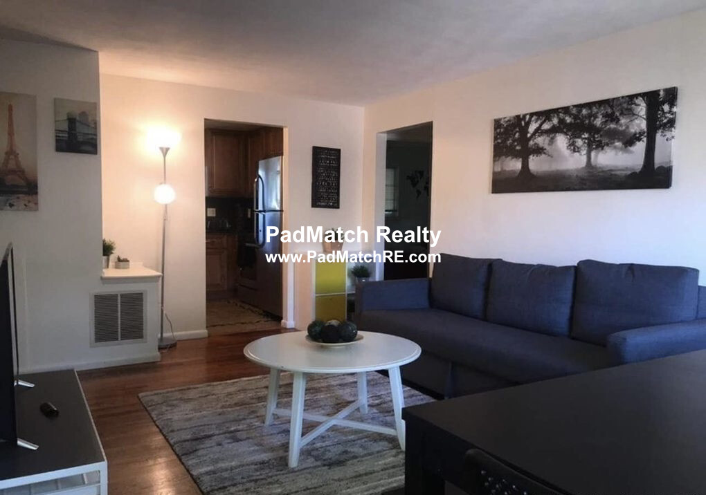 2 bed, 1 bath apartment for rent at 23 Oxford Cir, Belmont — photo 9 of 19