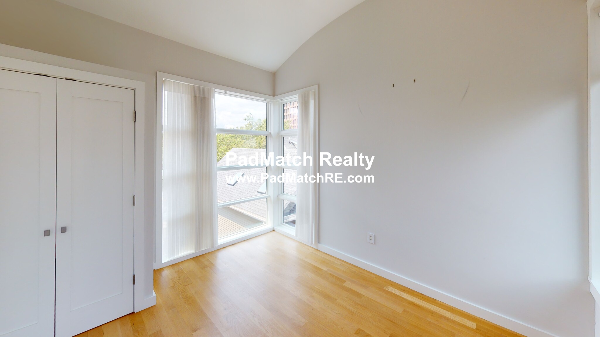 3 bed, 3.5 bath apartment for rent at 138 Banks St Unit HOUSE, Cambridge — photo 16 of 36
