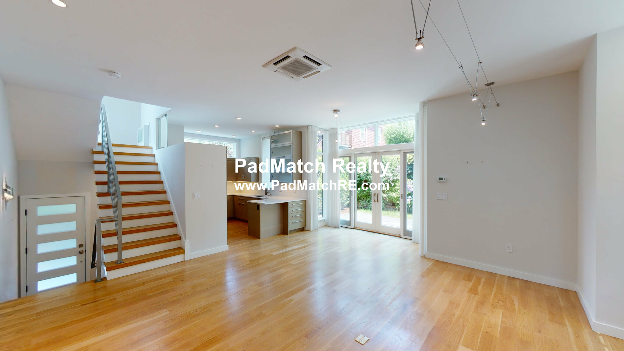 3 bed, 3.5 bath apartment for rent at 138 Banks St Unit HOUSE, Cambridge — photo 4 of 36