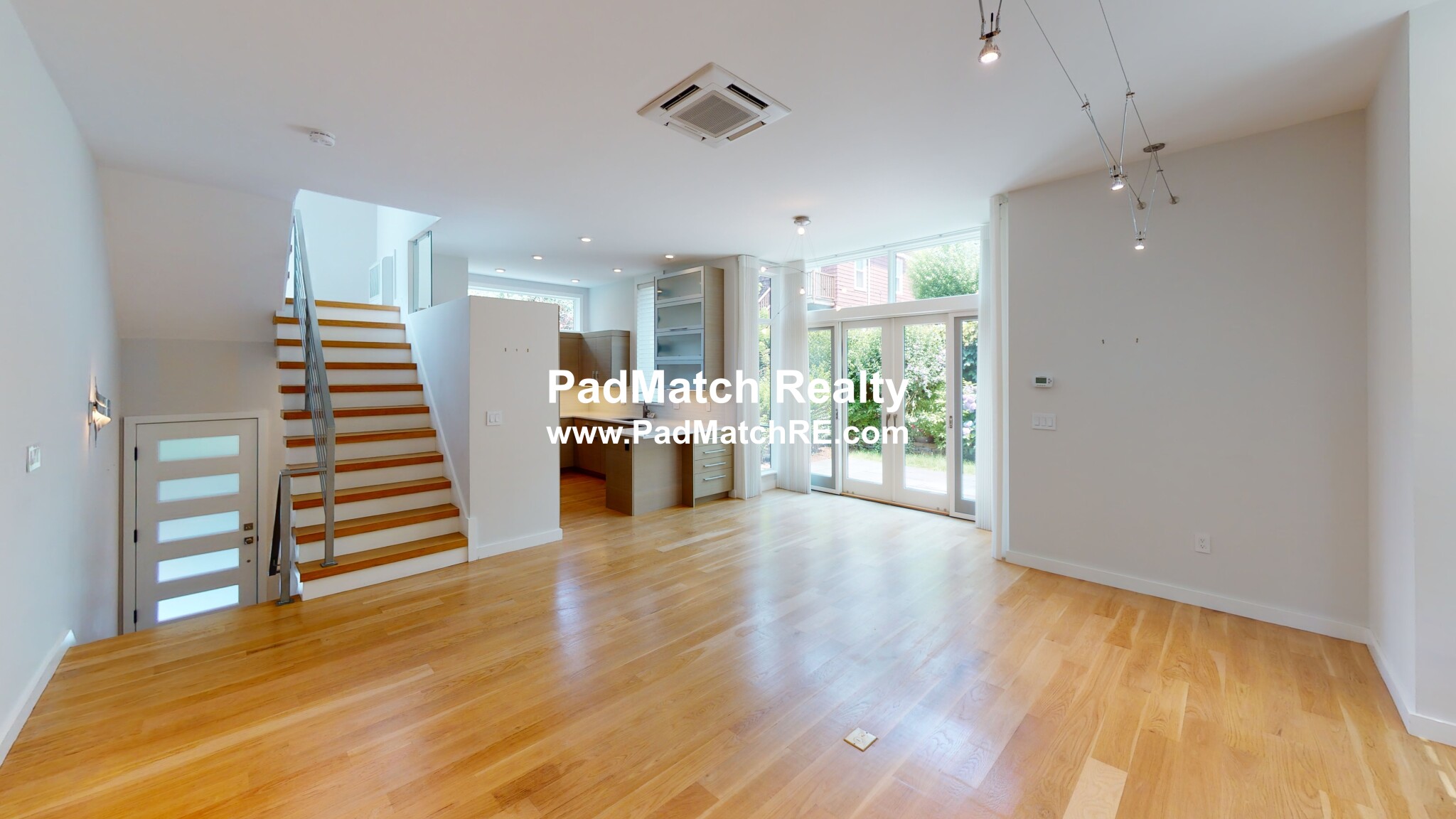 3 bed, 3.5 bath apartment for rent at 138 Banks St Unit HOUSE, Cambridge — photo 3 of 36