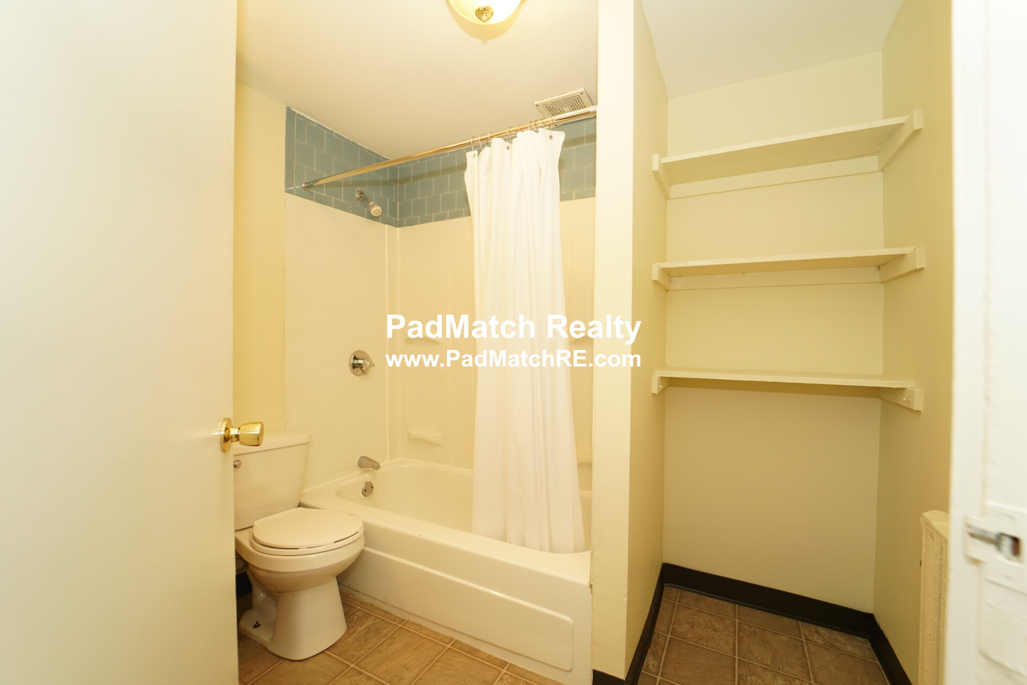 23 Maple St, West End (Watertown)