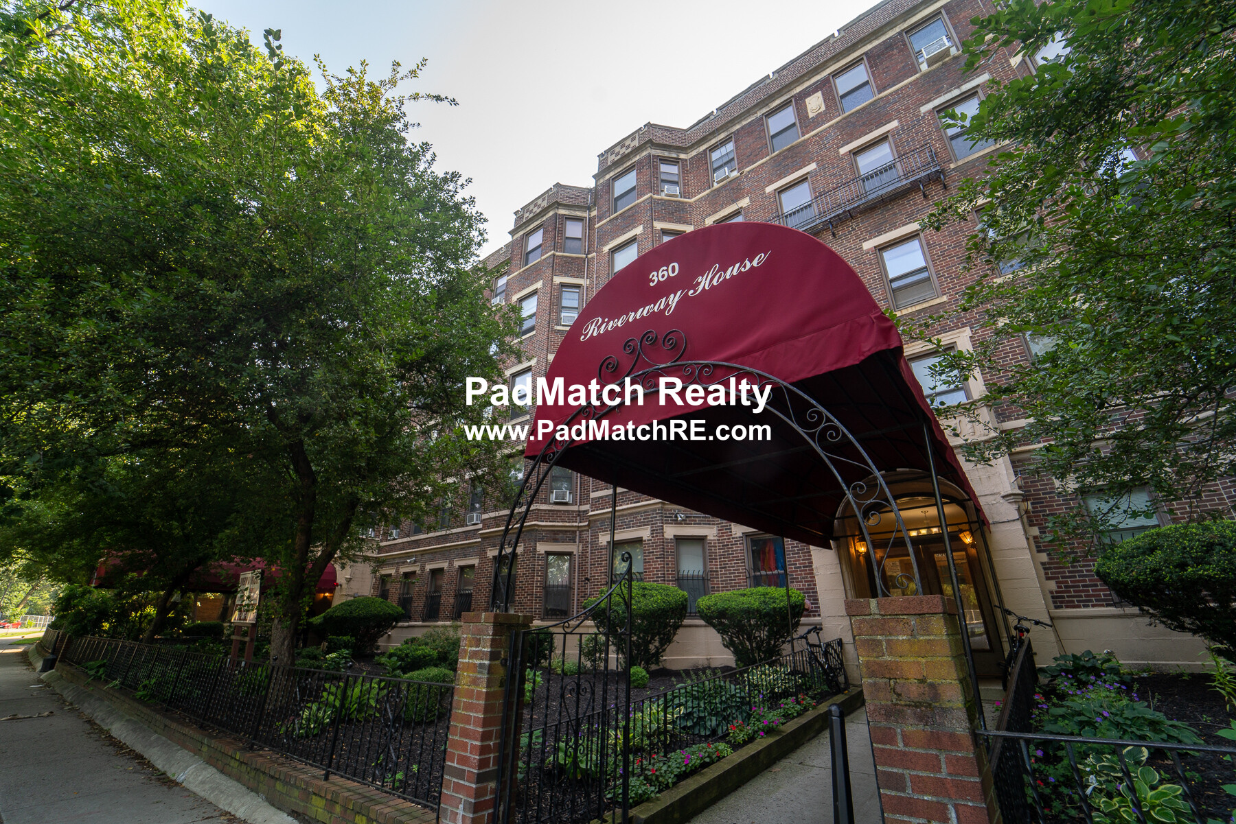 360 Riverway, Mission Hill