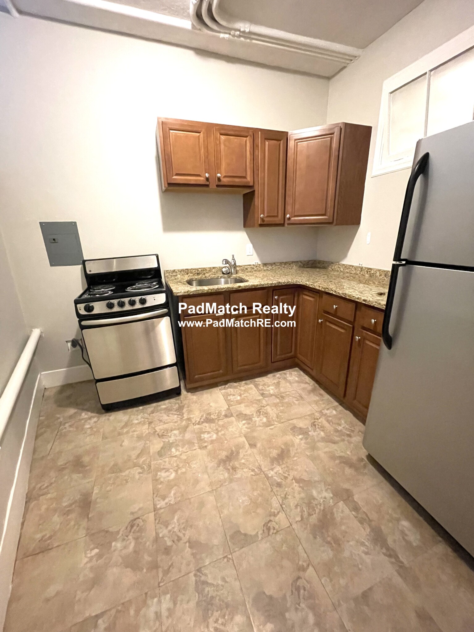 Studio bed, 1 bath apartment for rent at 9 Sewall Ave Unit 4, Brookline — photo 4 of 13