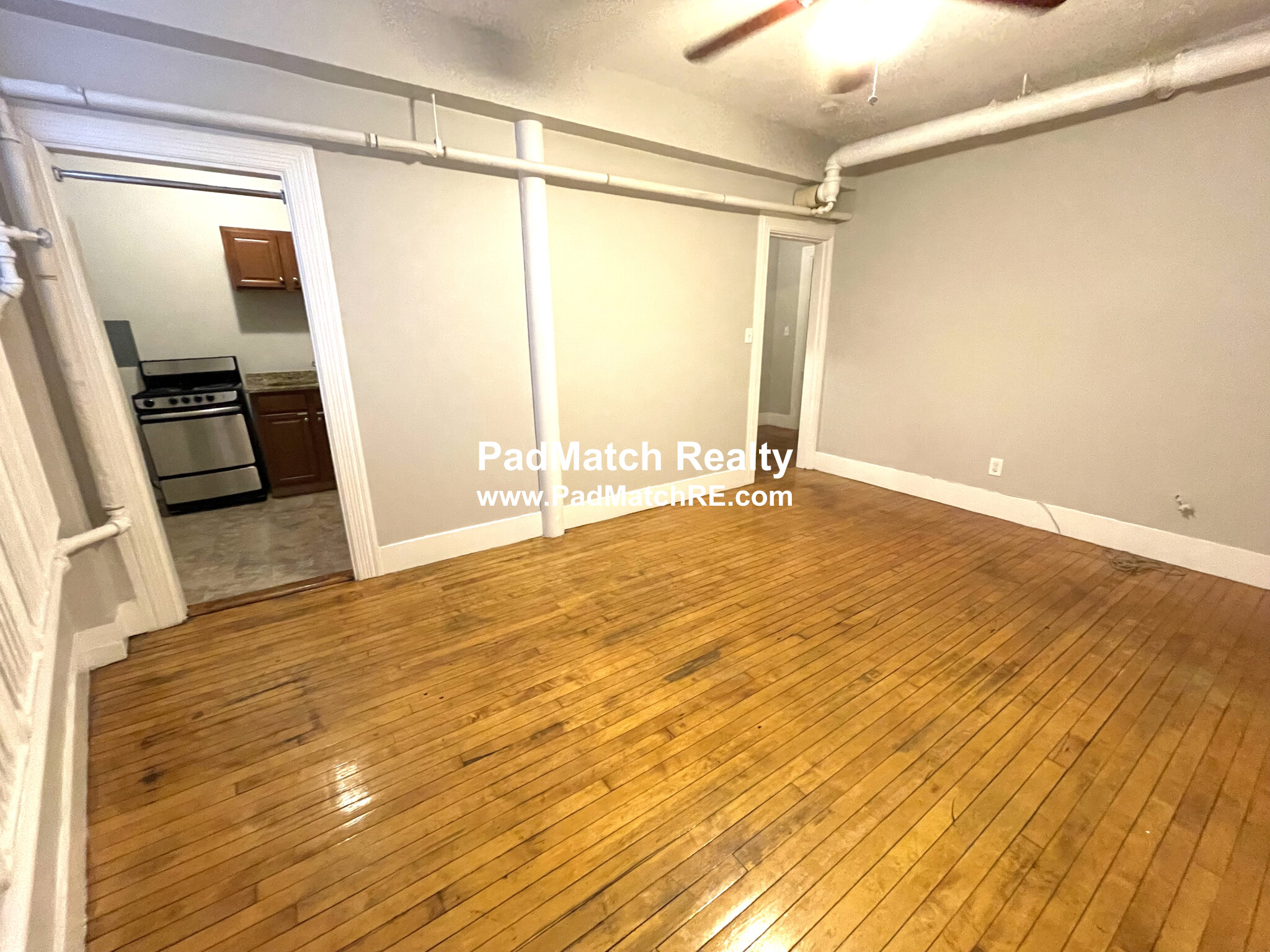Studio bed, 1 bath apartment for rent at 9 Sewall Ave Unit 4, Brookline — photo 3 of 13