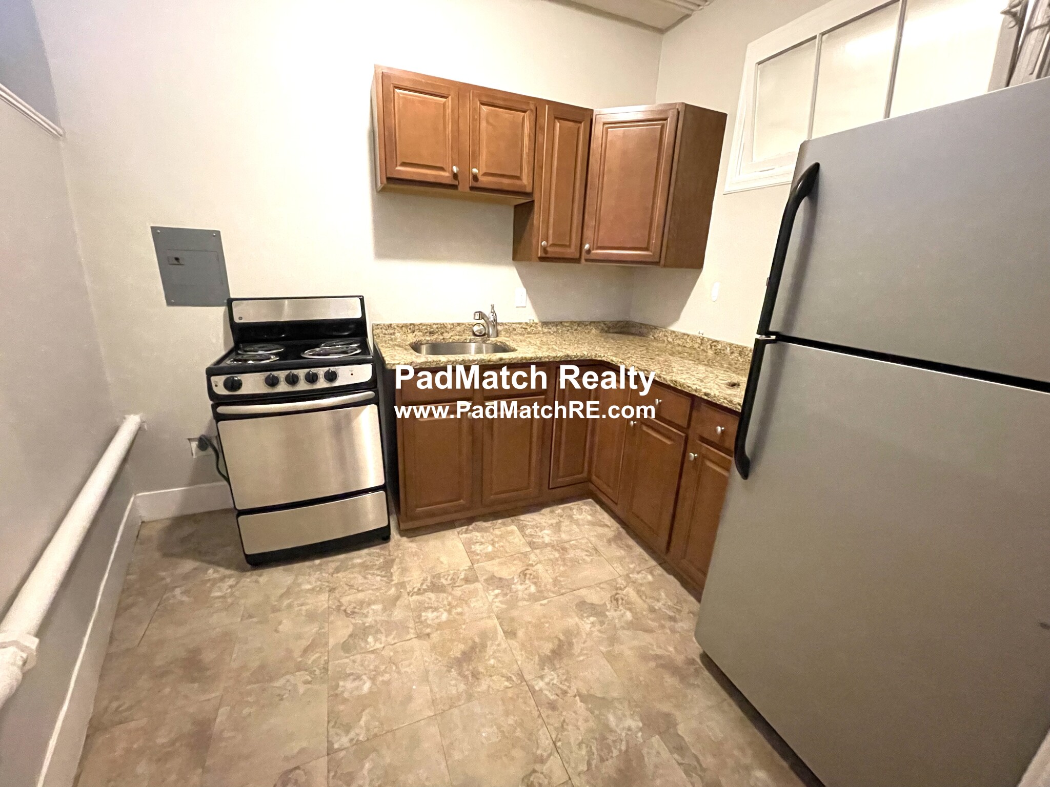 Studio bed, 1 bath apartment for rent at 9 Sewall Ave Unit 4, Brookline — photo 5 of 13