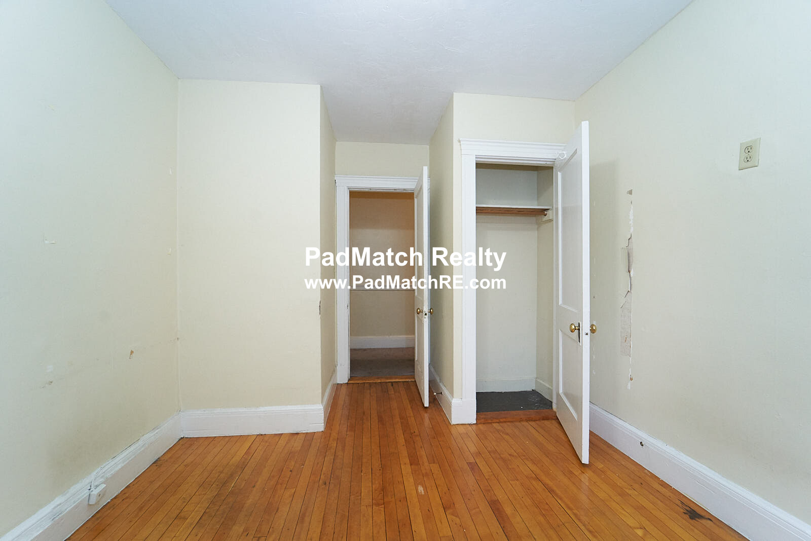 90 Cypress St, Brookline Hills